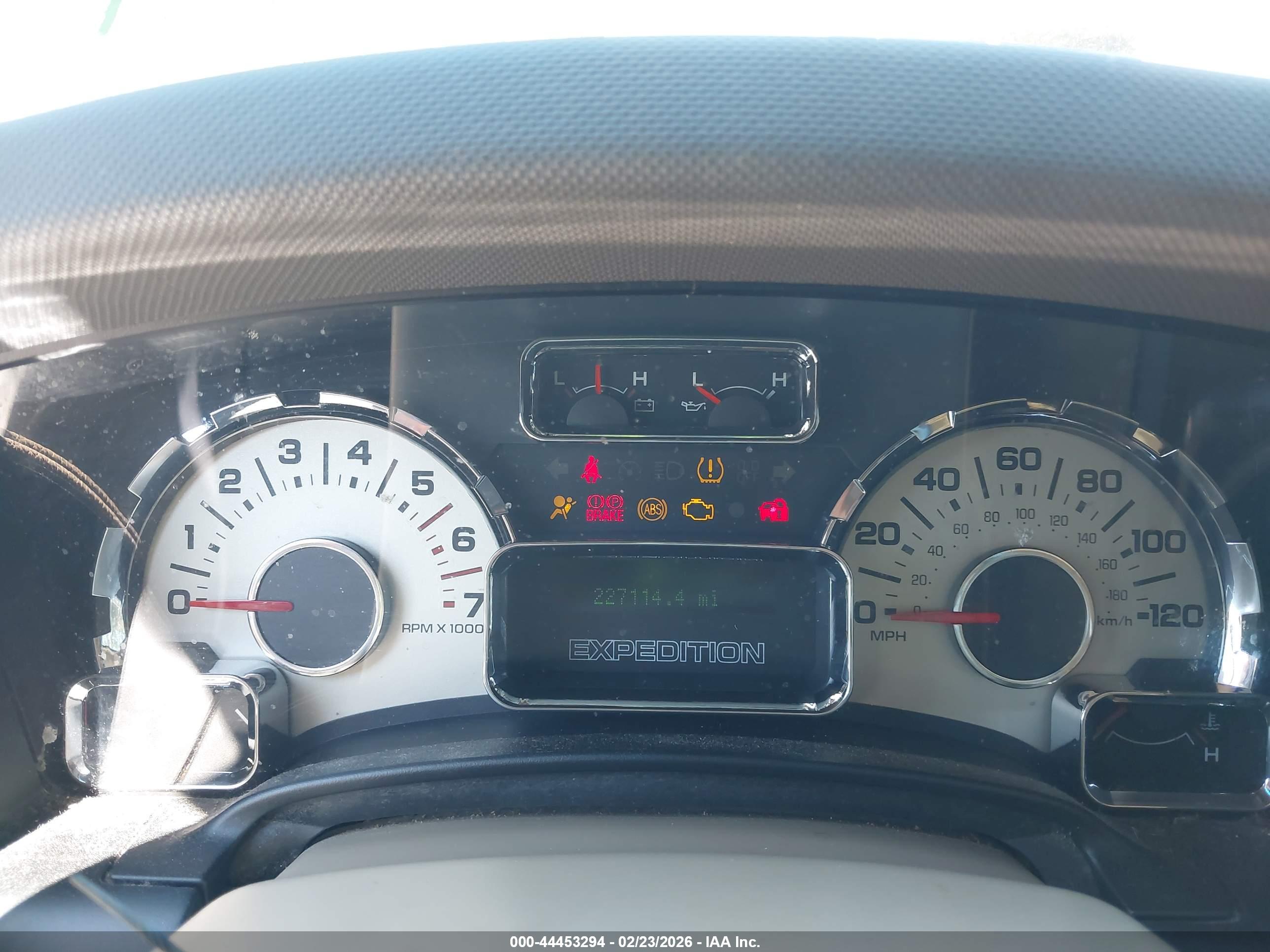 FORD EXPEDITION image 7