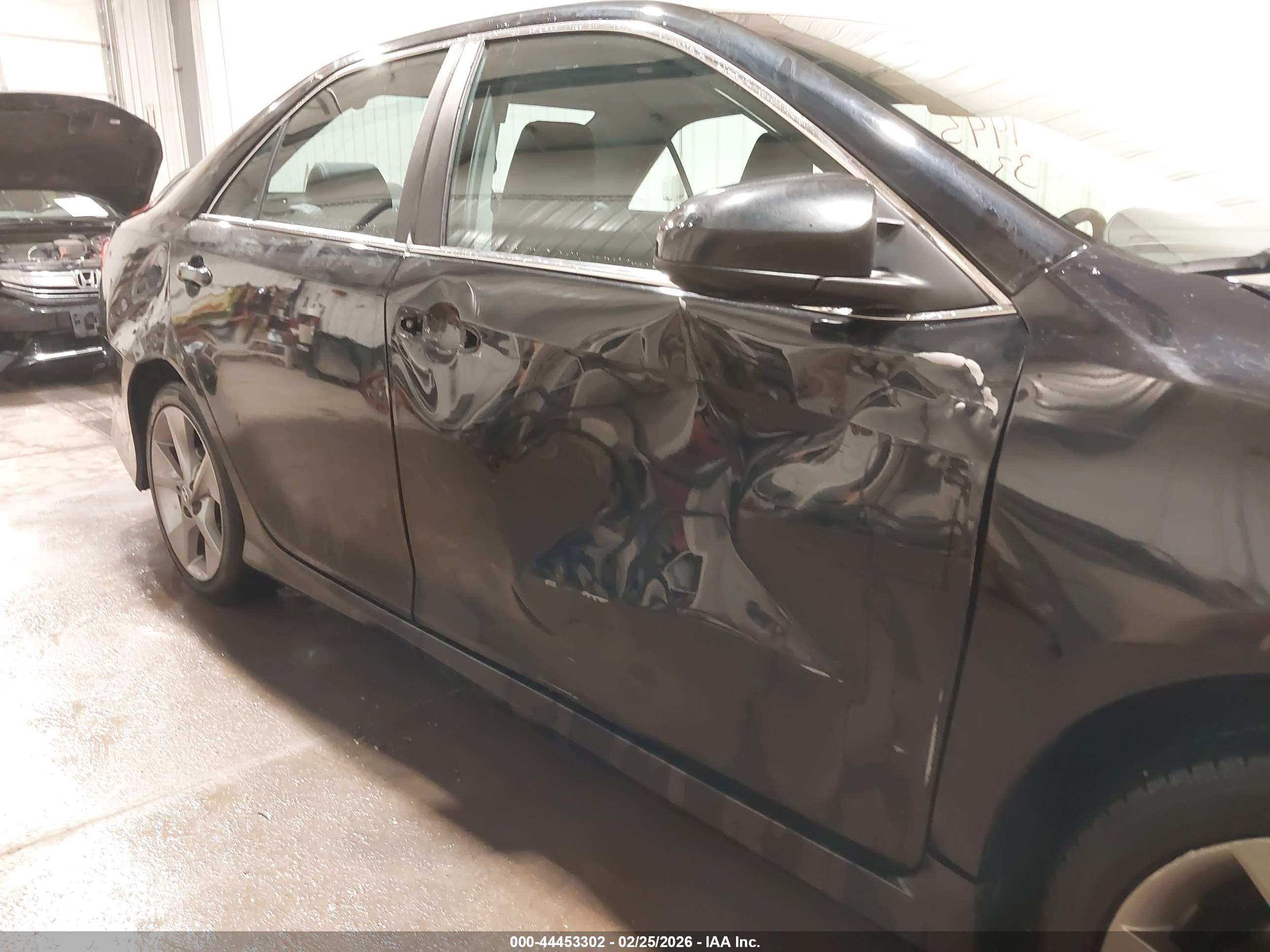 TOYOTA CAMRY image 6