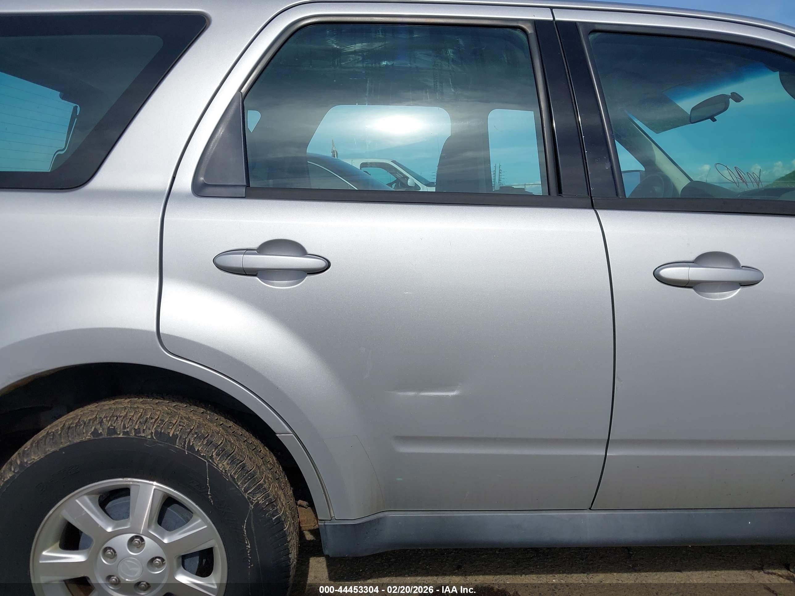 MAZDA TRIBUTE image 6