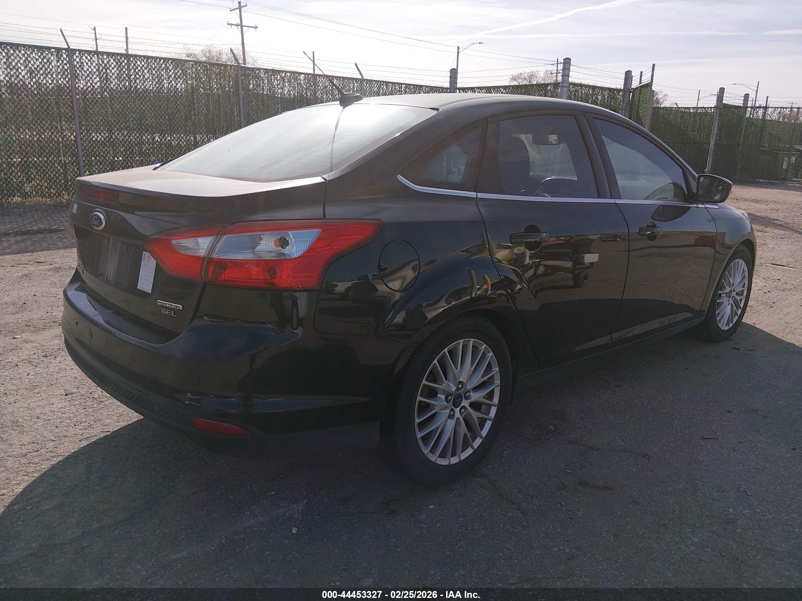 FORD FOCUS image 4