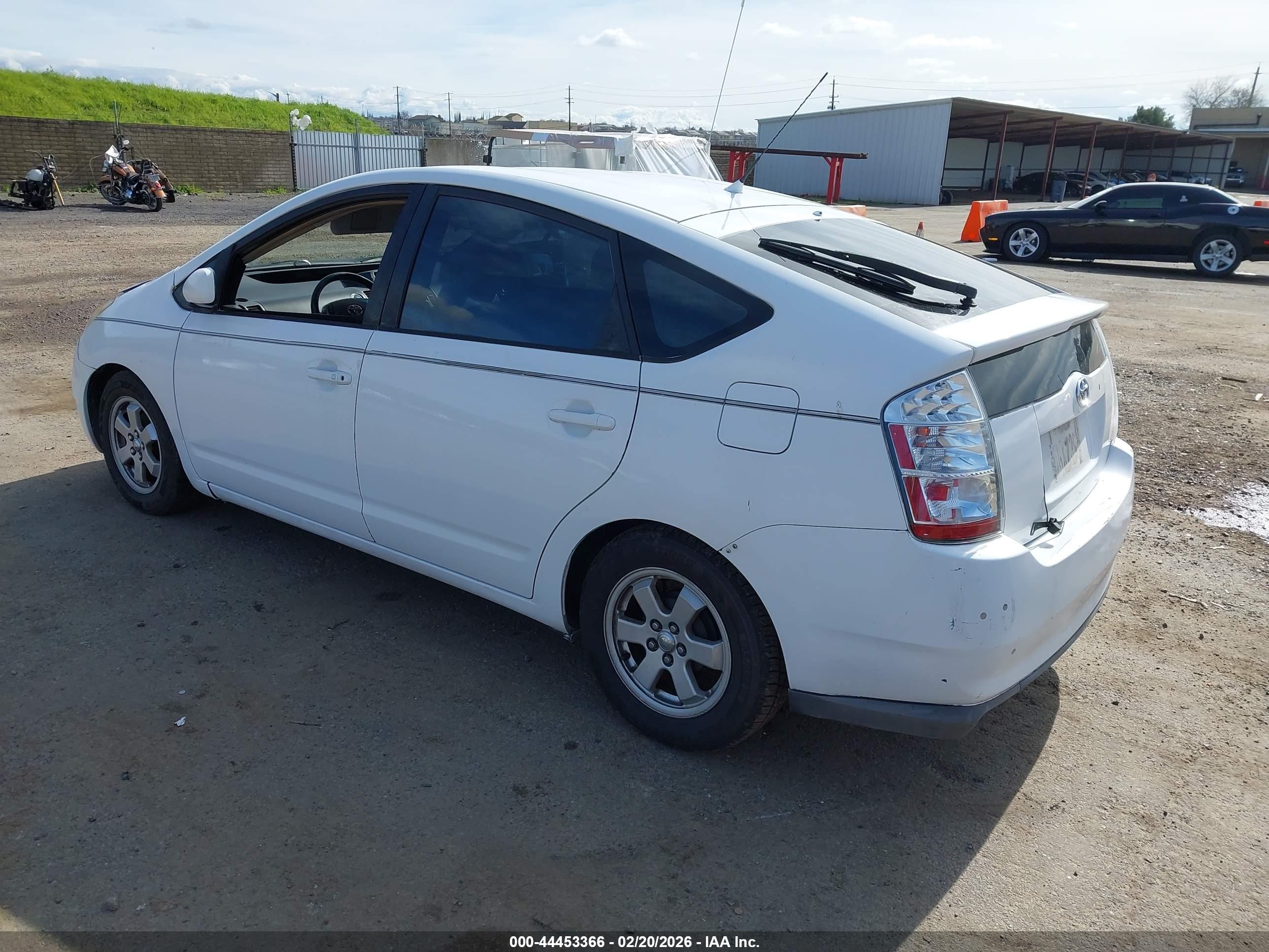 TOYOTA PRIUS image 3
