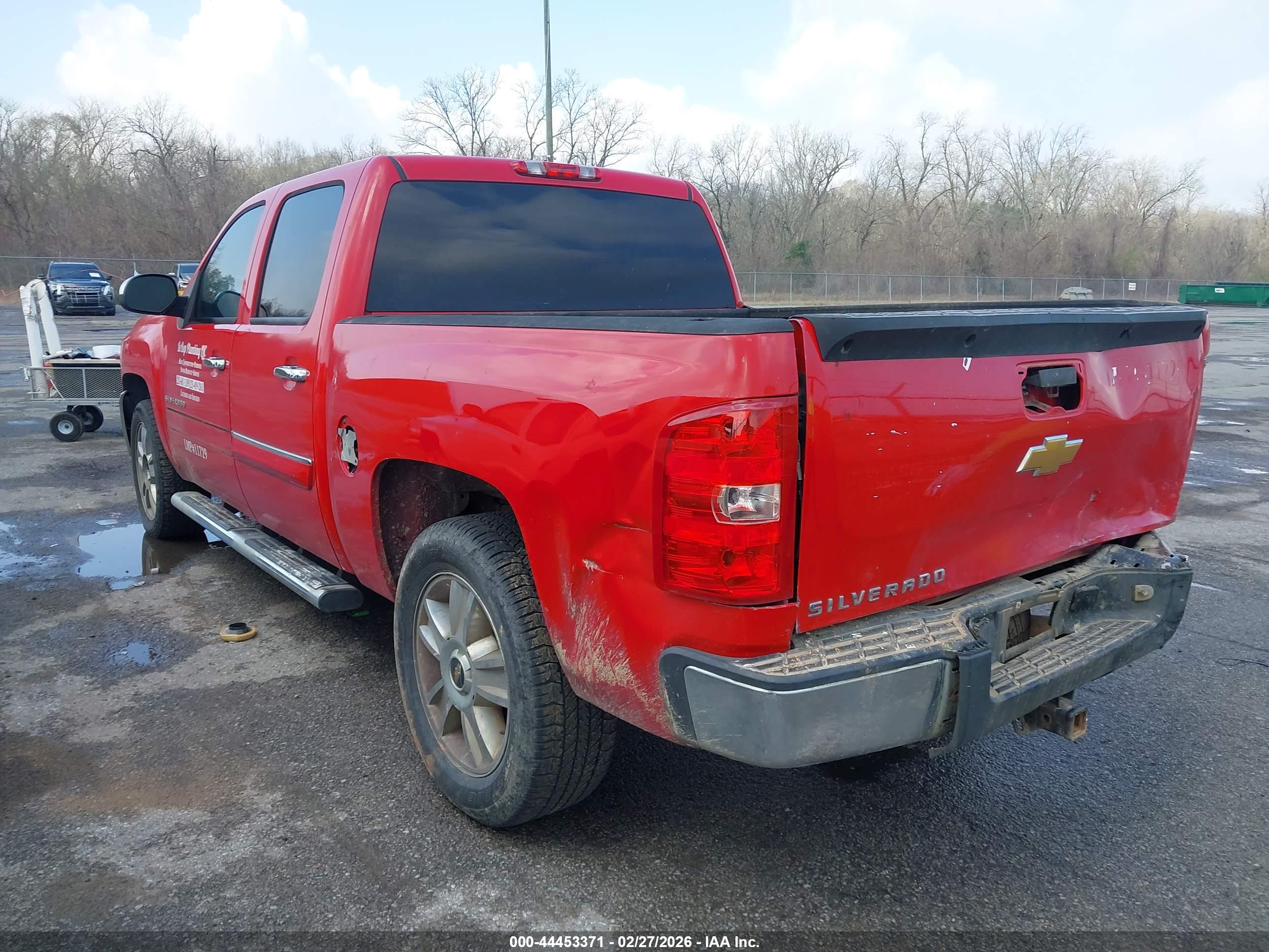 CHEVROLET SILVERADO image 3