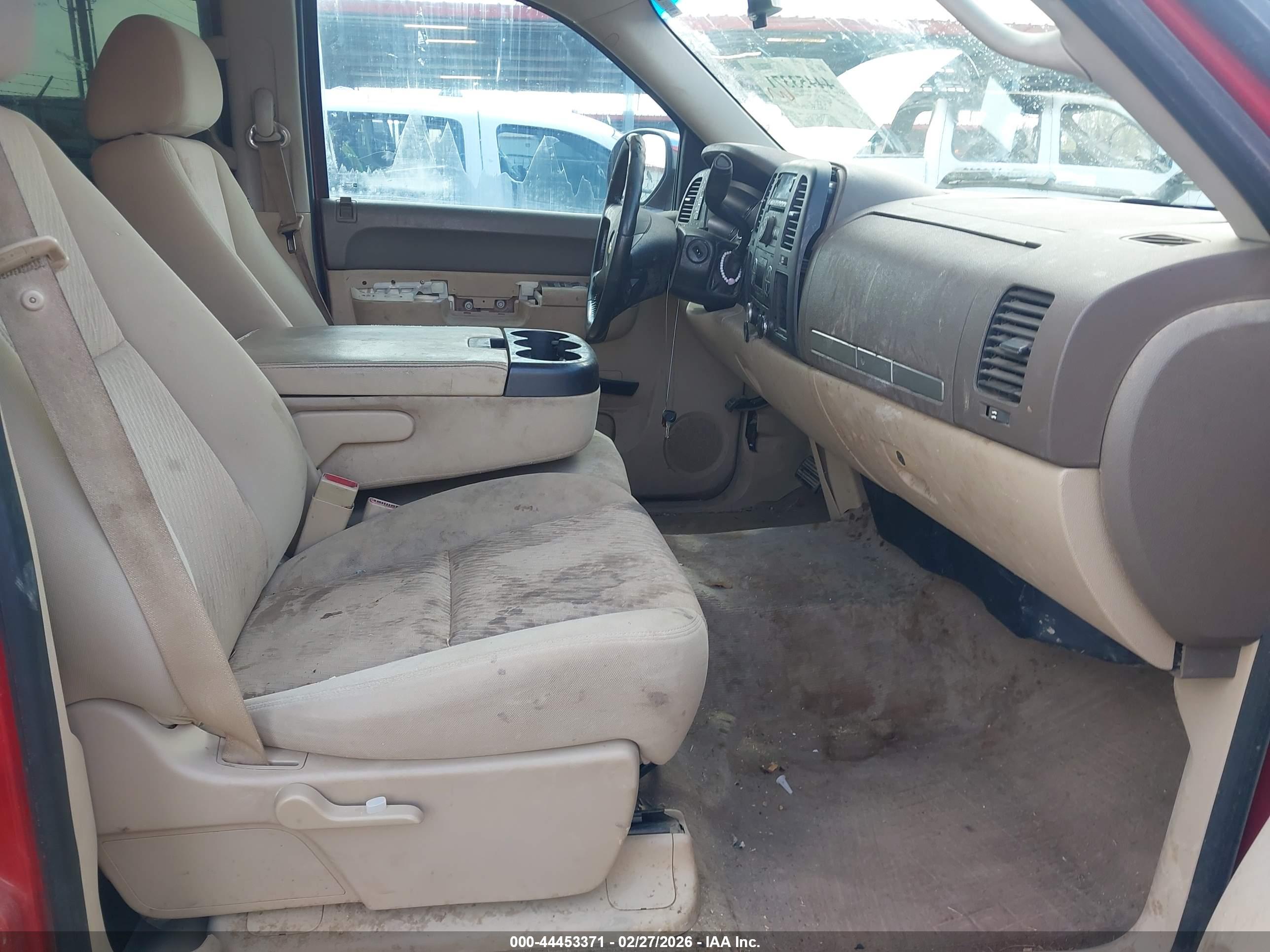 CHEVROLET SILVERADO image 5