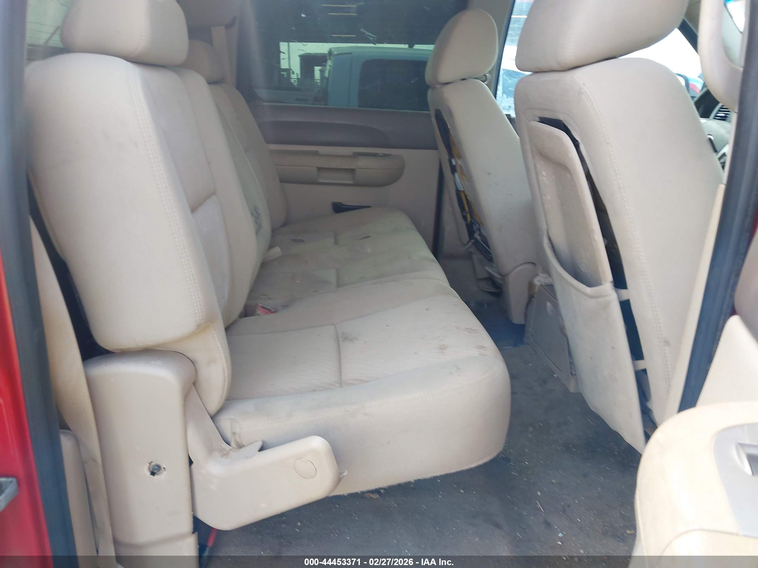 CHEVROLET SILVERADO image 8