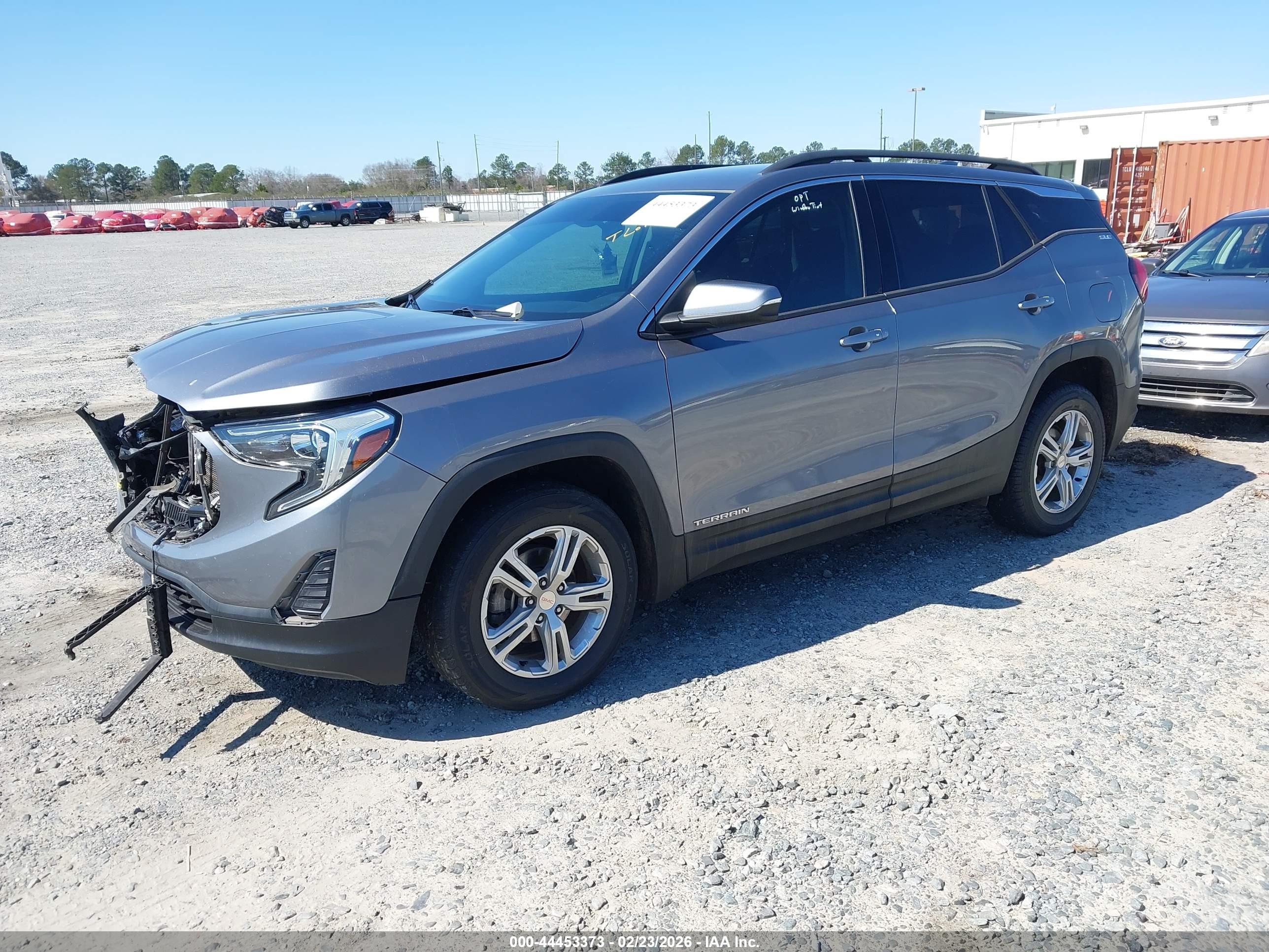 GMC TERRAIN image 2