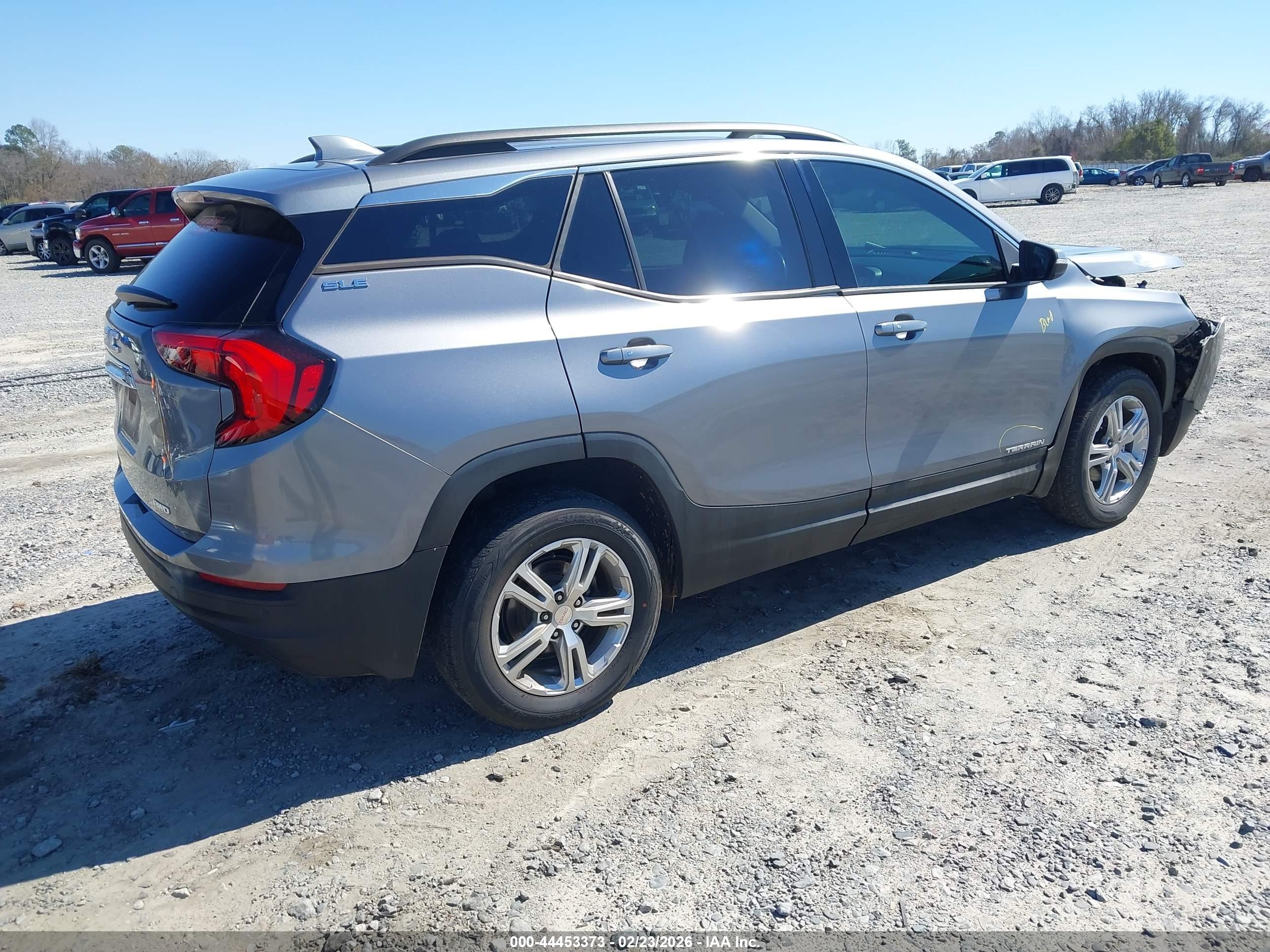 GMC TERRAIN image 4