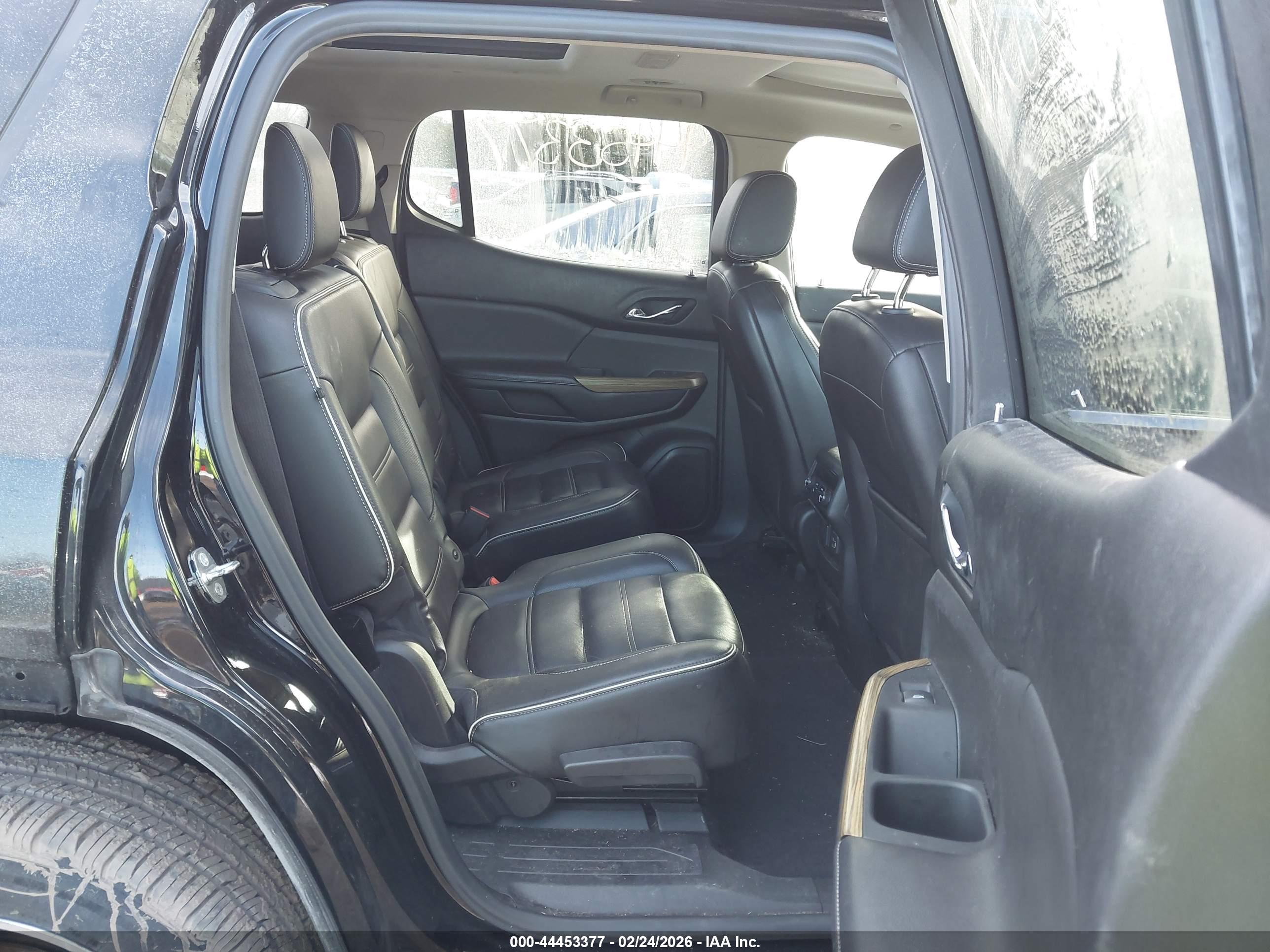 GMC ACADIA image 8