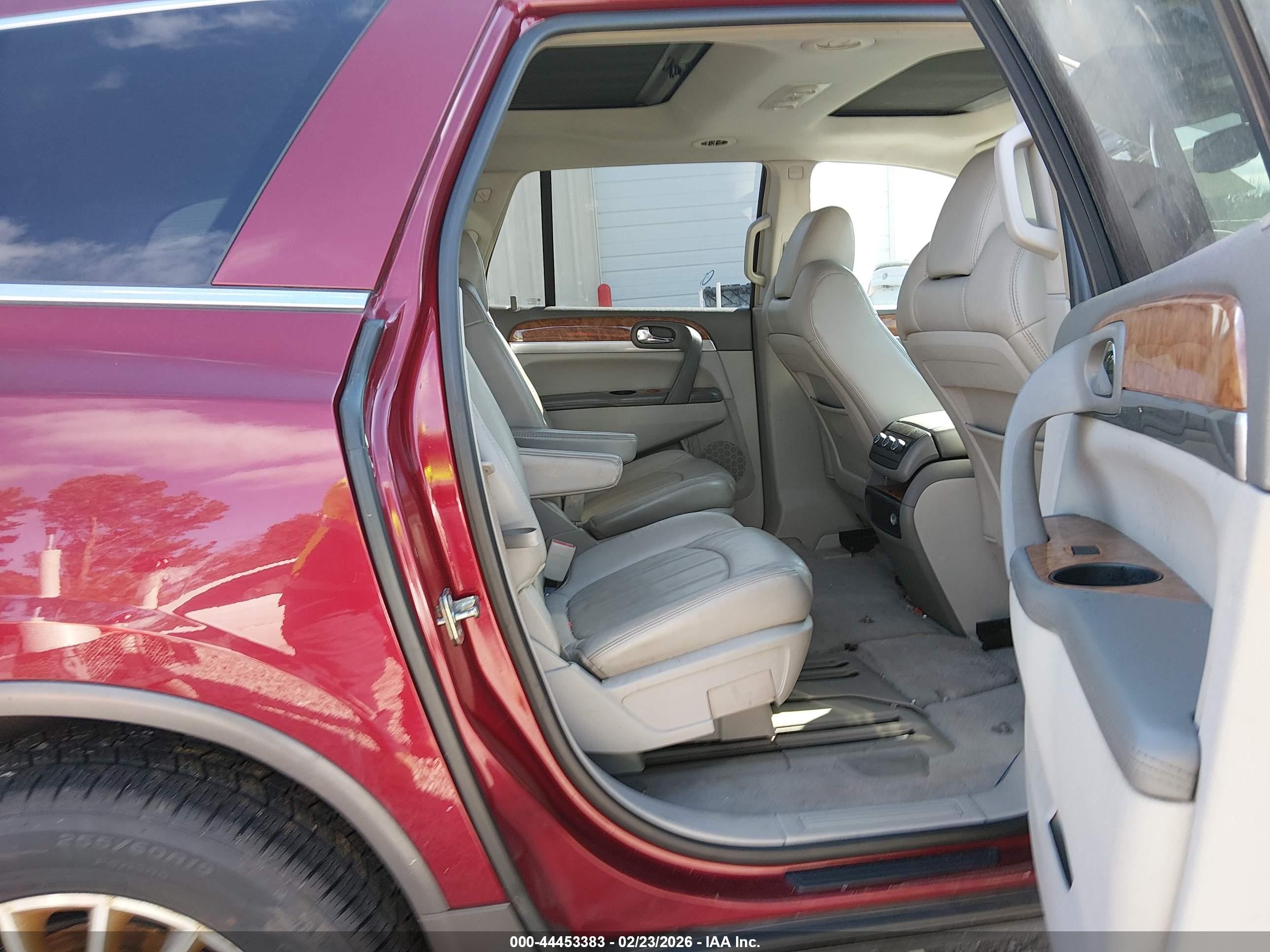 BUICK ENCLAVE image 8