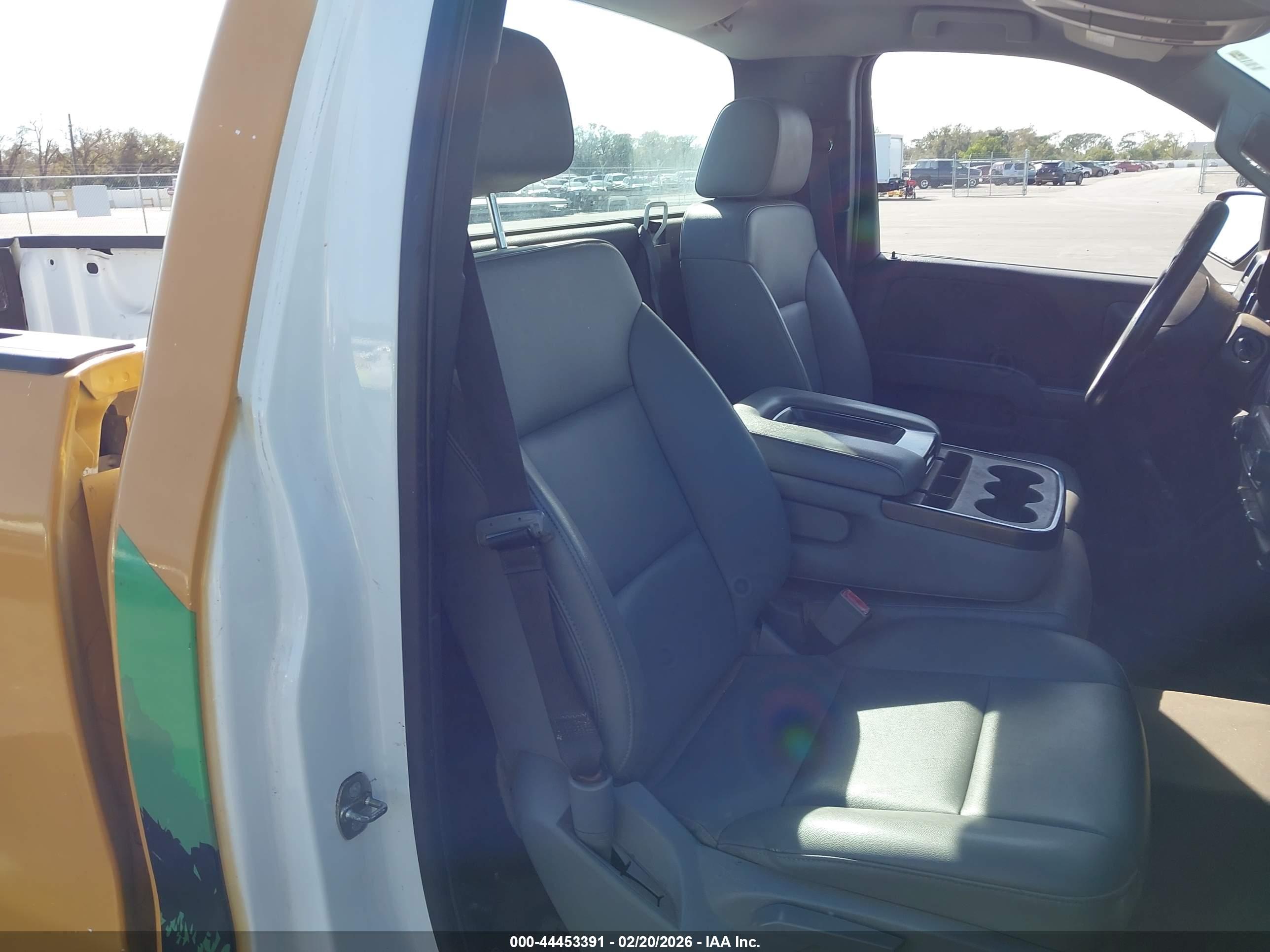 CHEVROLET SILVERADO image 8