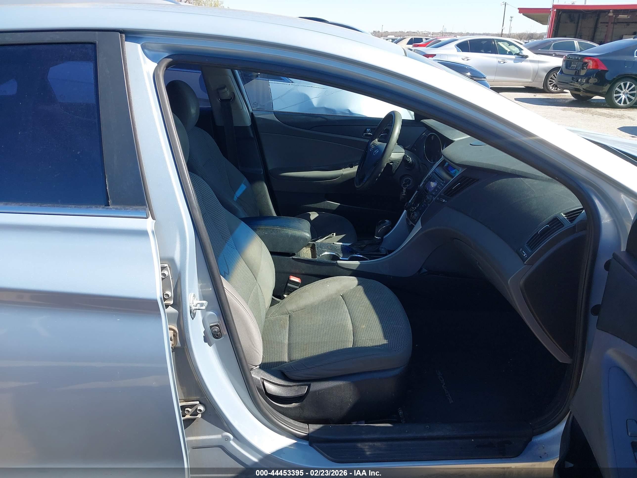 HYUNDAI SONATA image 5