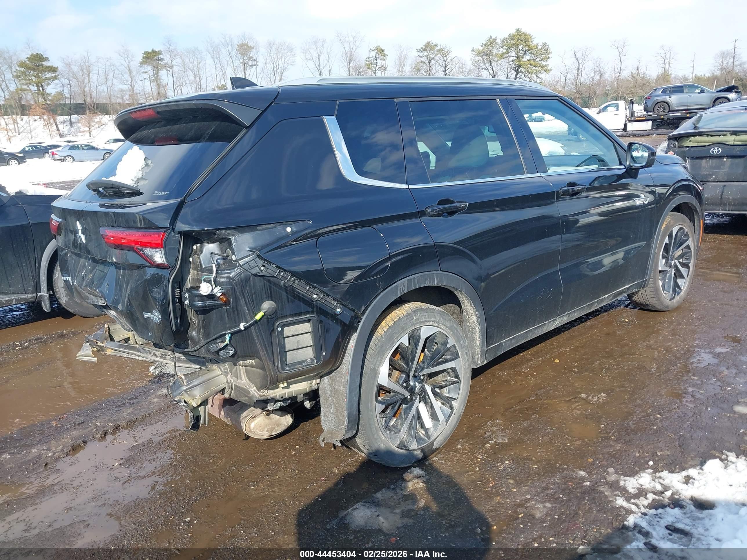 MITSUBISHI OUTLANDER image 4