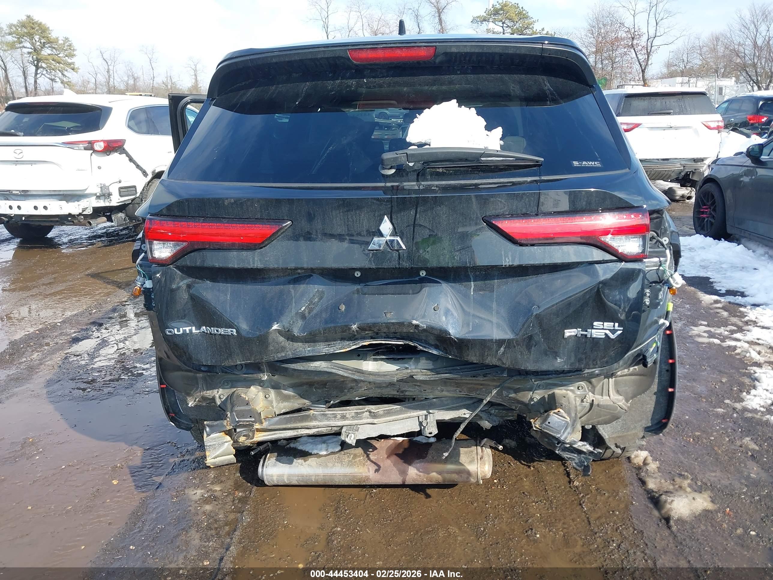 MITSUBISHI OUTLANDER image 6