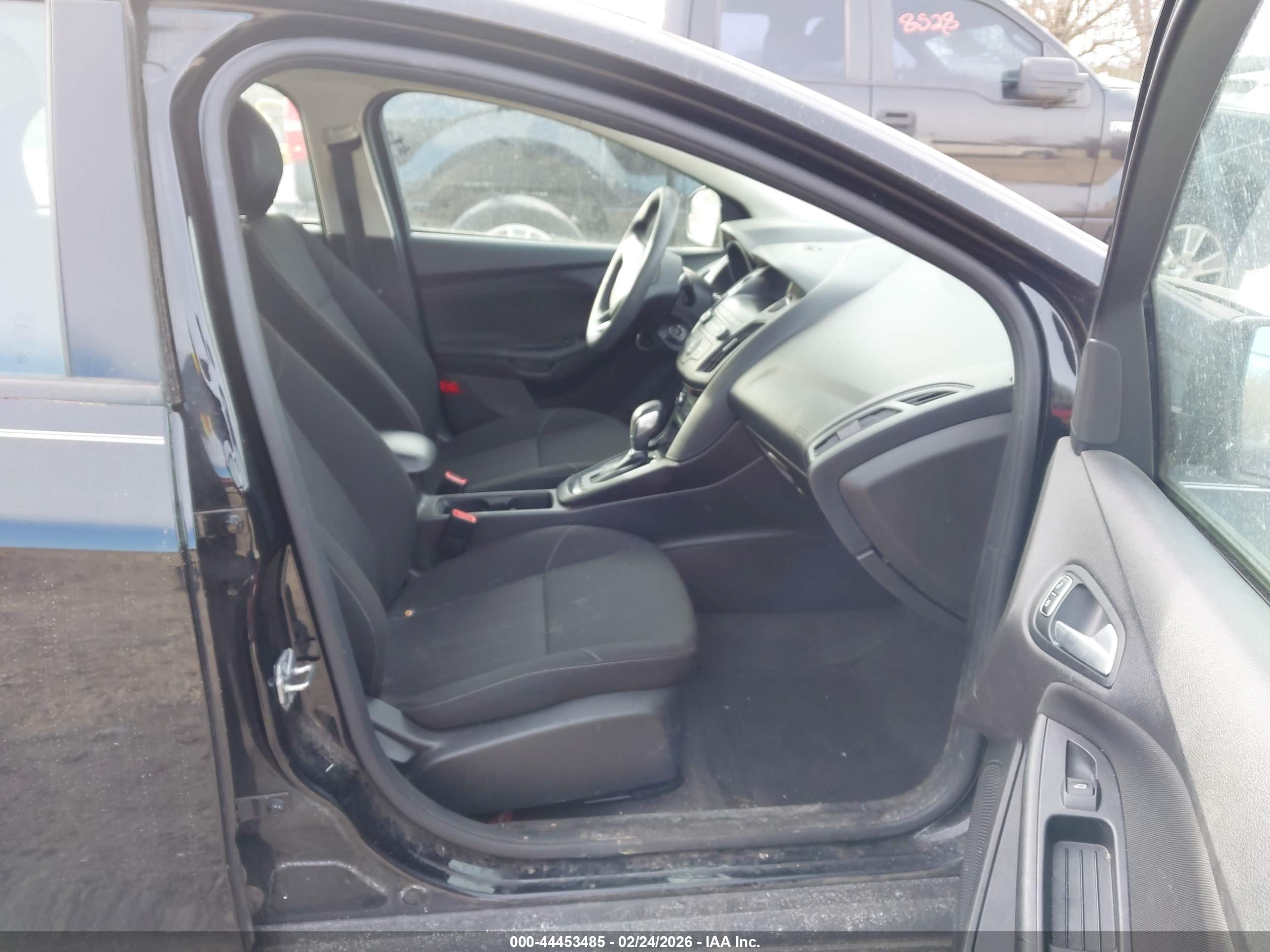 FORD FOCUS image 5