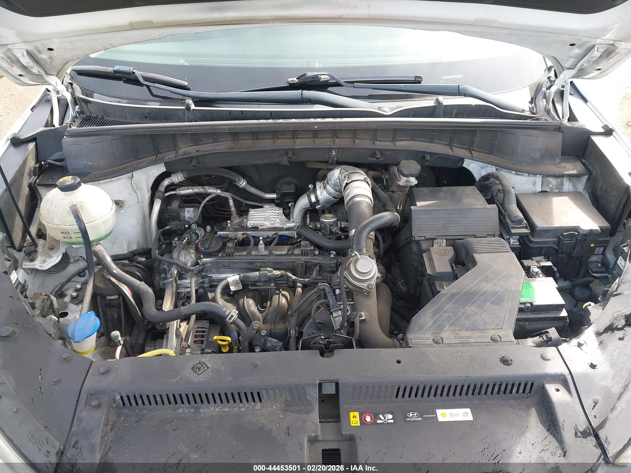 HYUNDAI TUCSON image 10