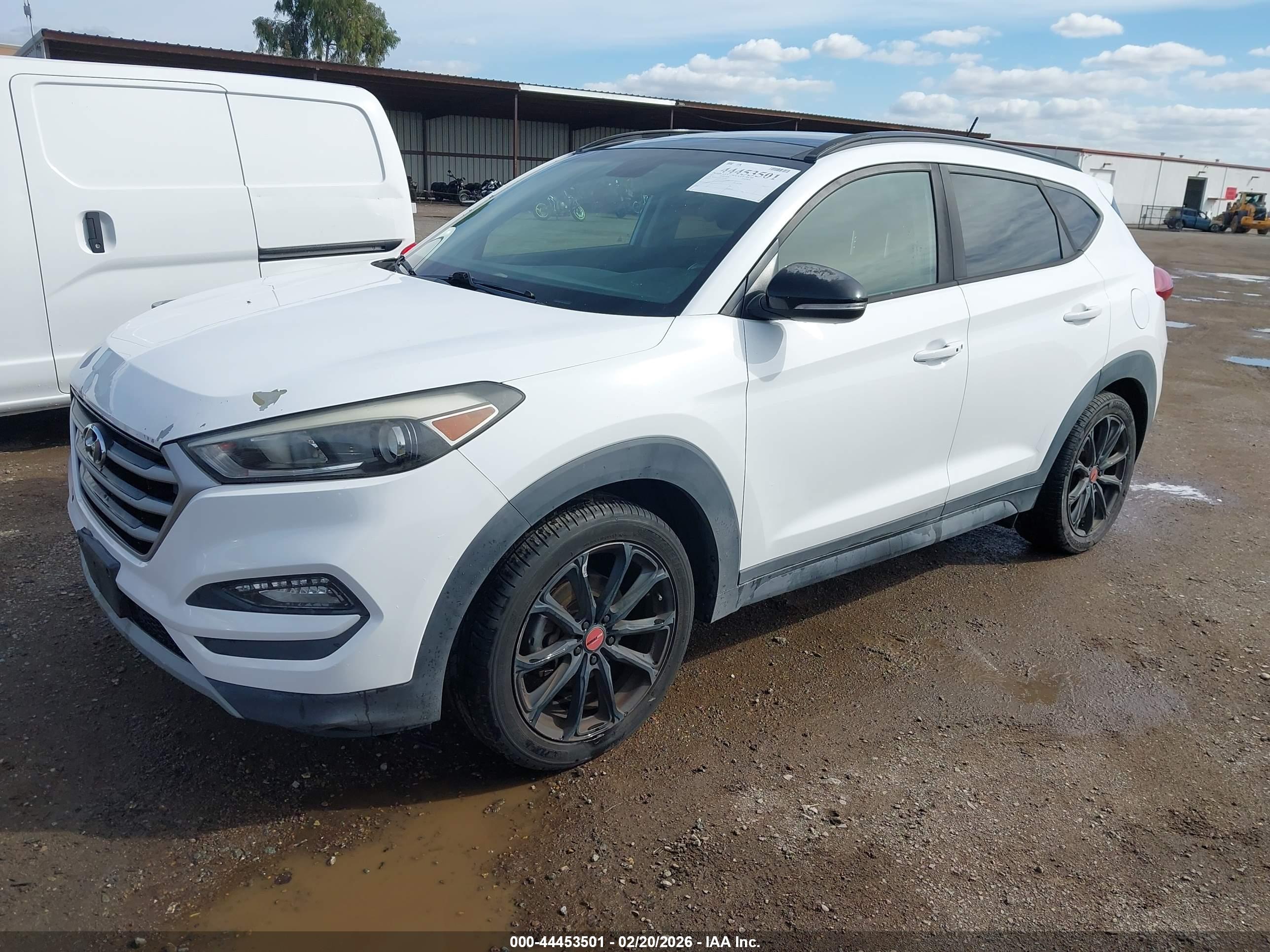 HYUNDAI TUCSON image 2