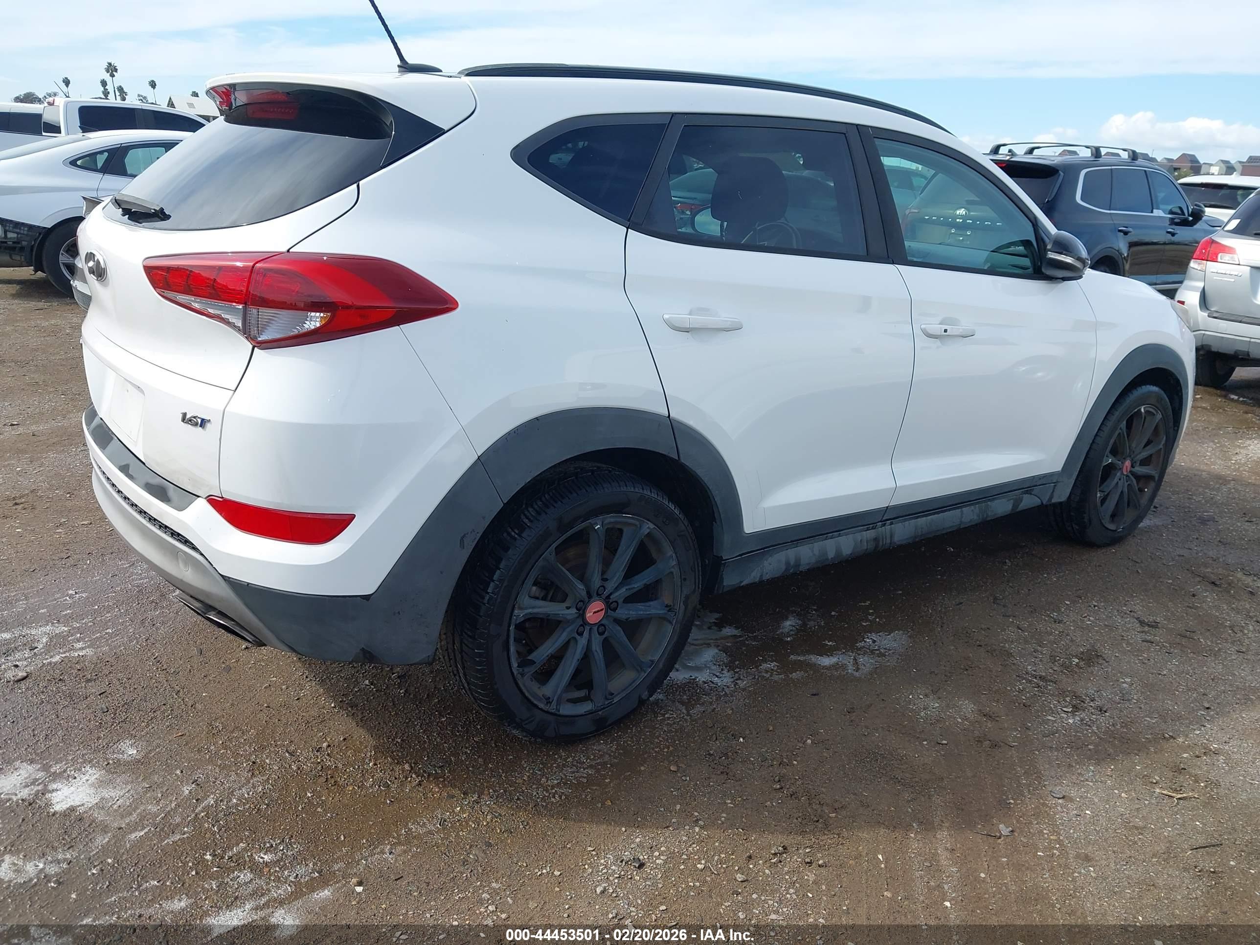 HYUNDAI TUCSON image 4