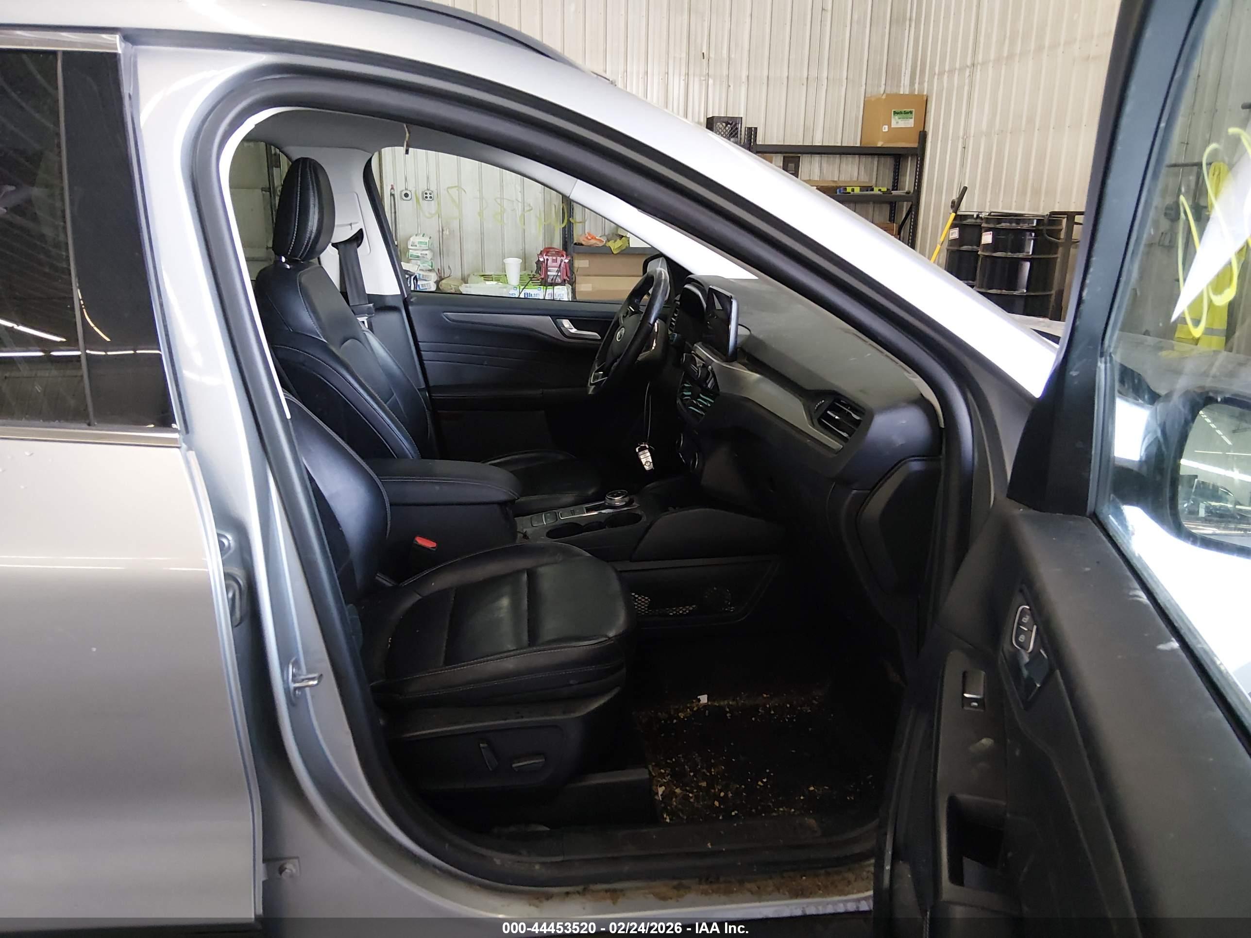 FORD ESCAPE image 5