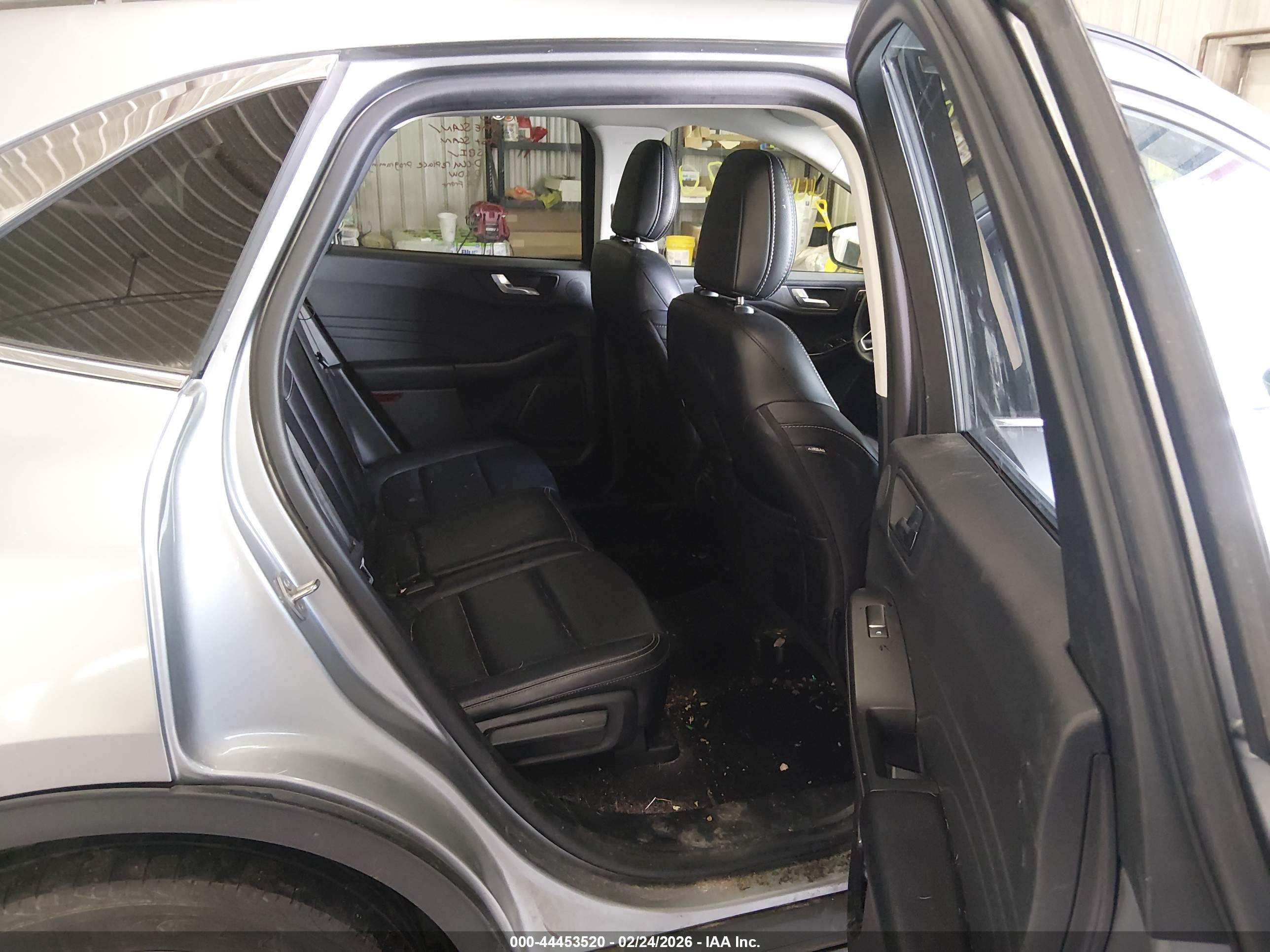 FORD ESCAPE image 8