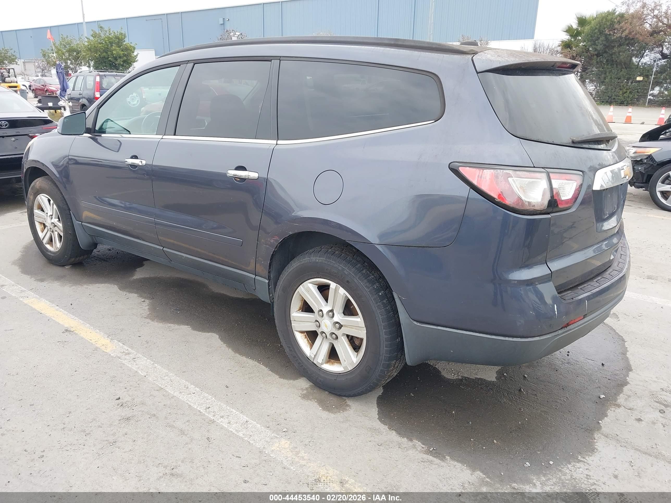 CHEVROLET TRAVERSE image 3
