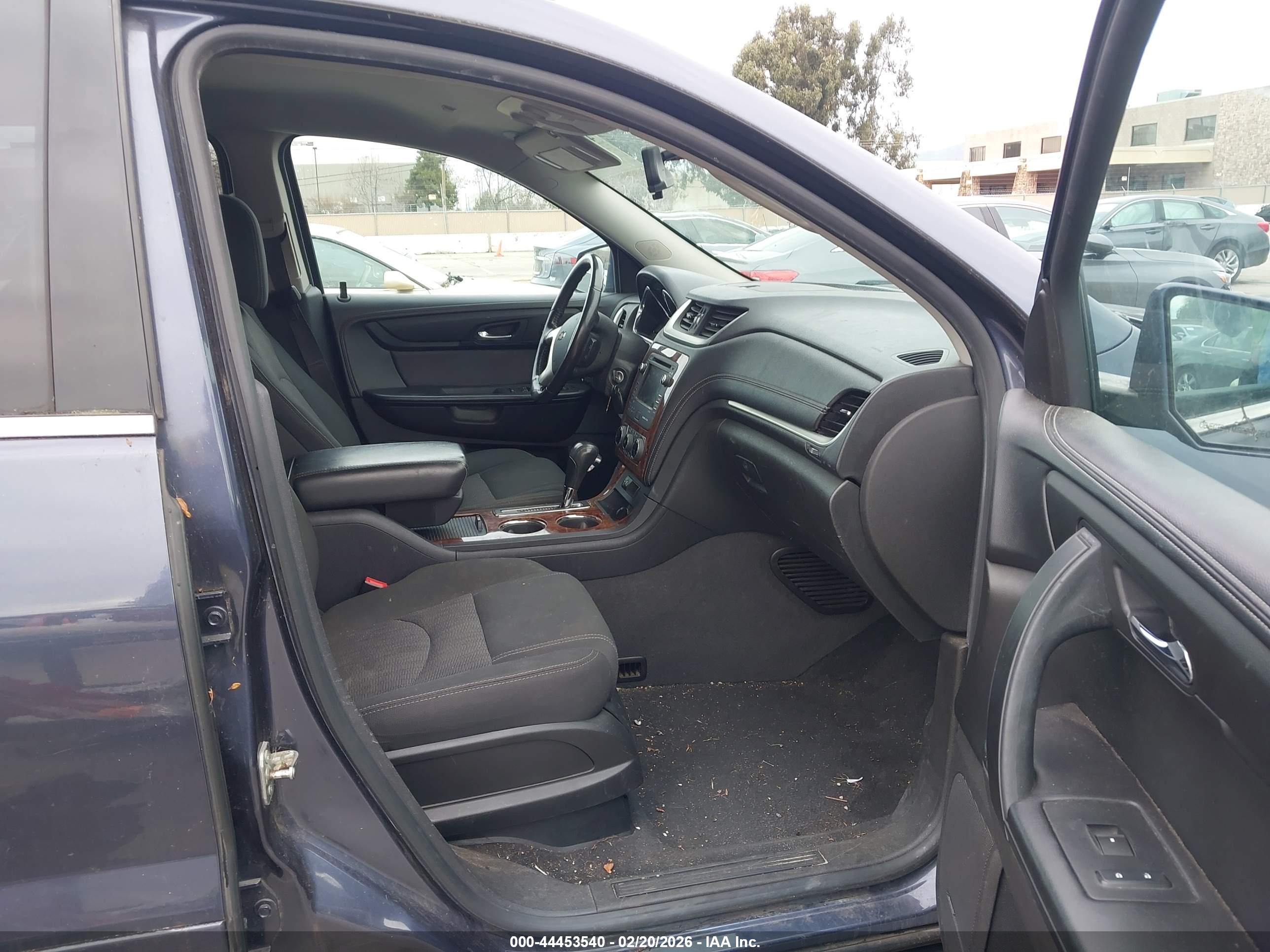 CHEVROLET TRAVERSE image 5