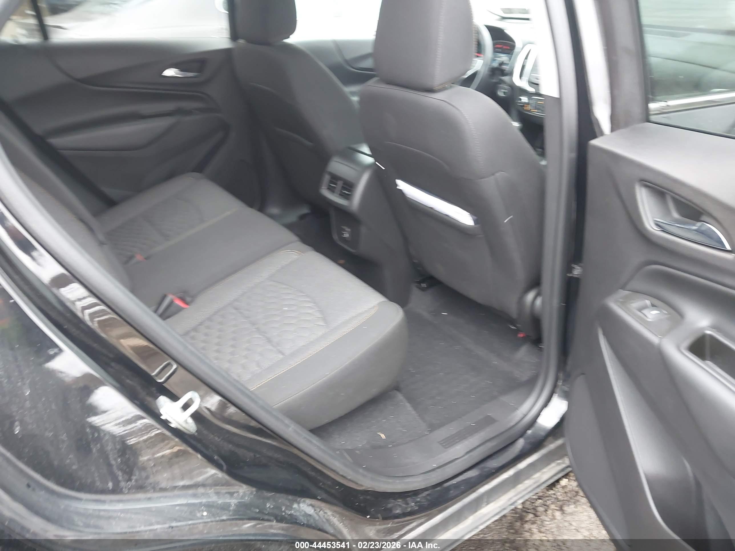 CHEVROLET EQUINOX image 8