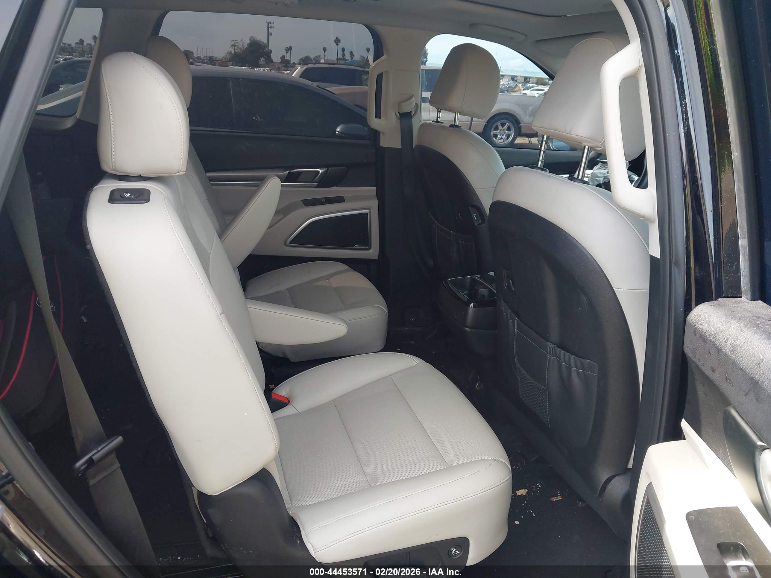 KIA TELLURIDE image 8