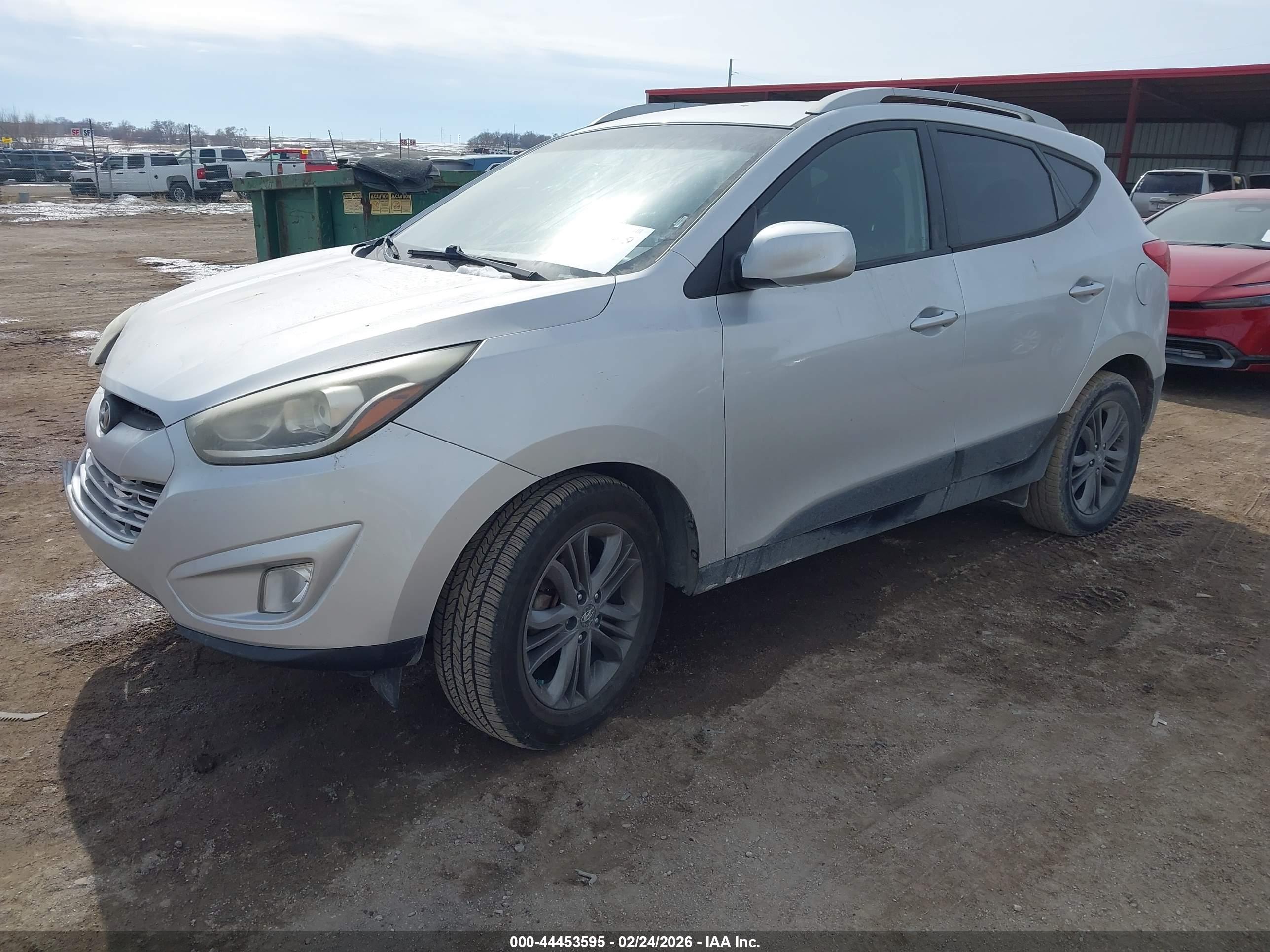 HYUNDAI TUCSON image 2