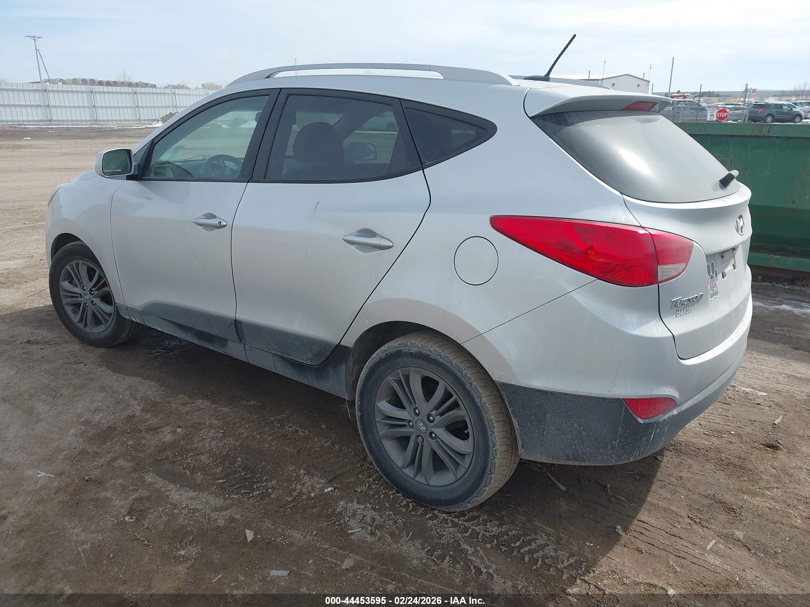 HYUNDAI TUCSON image 3