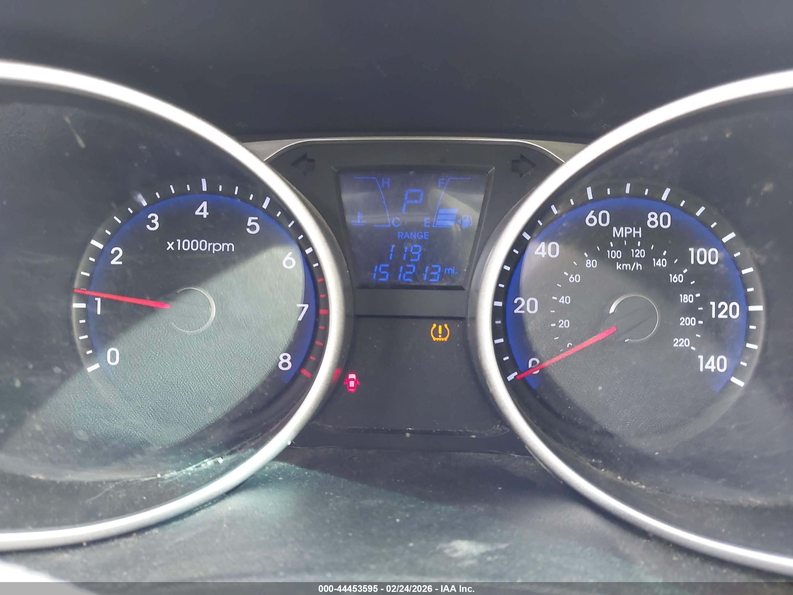 HYUNDAI TUCSON image 7