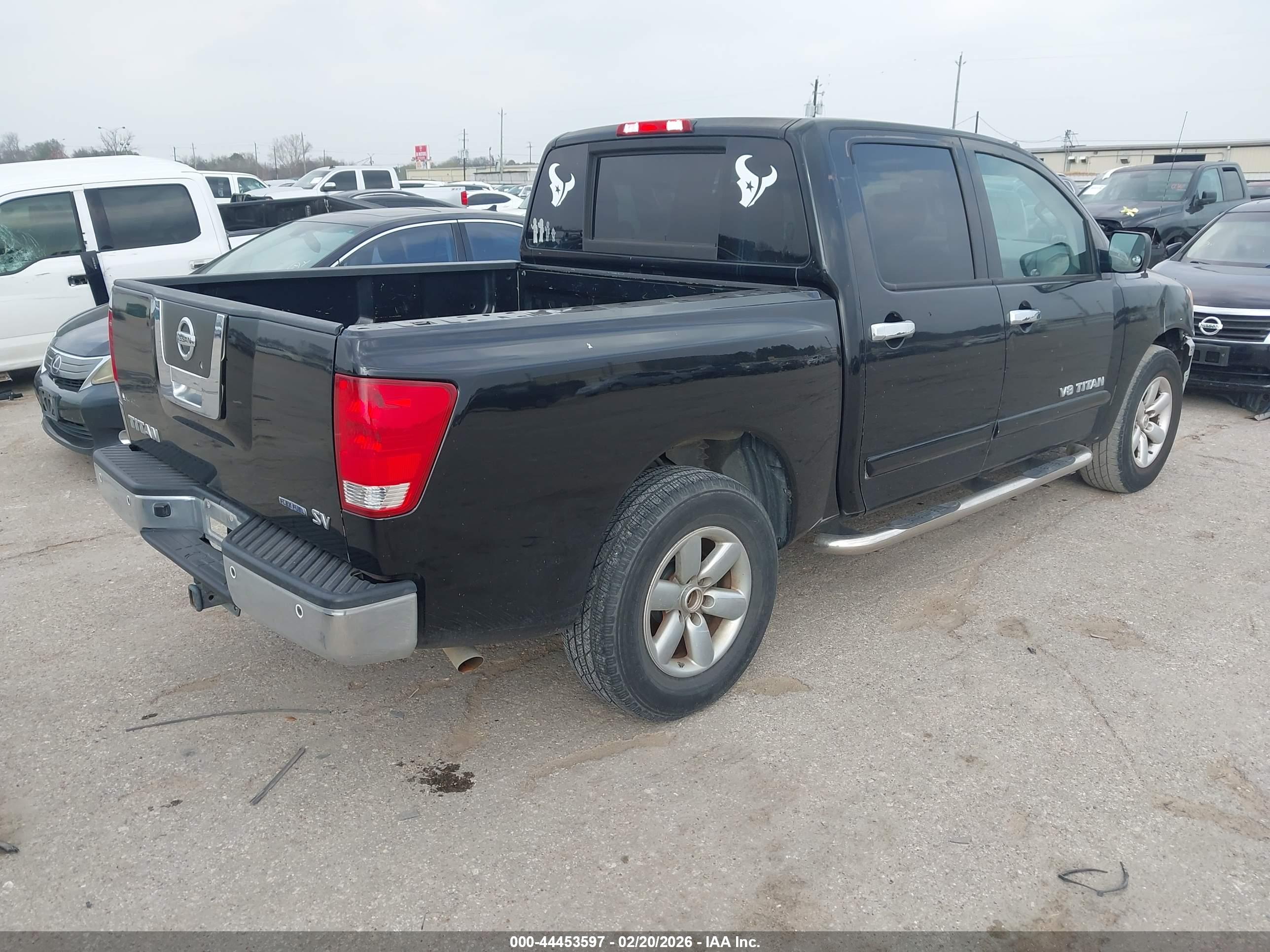 NISSAN TITAN image 4