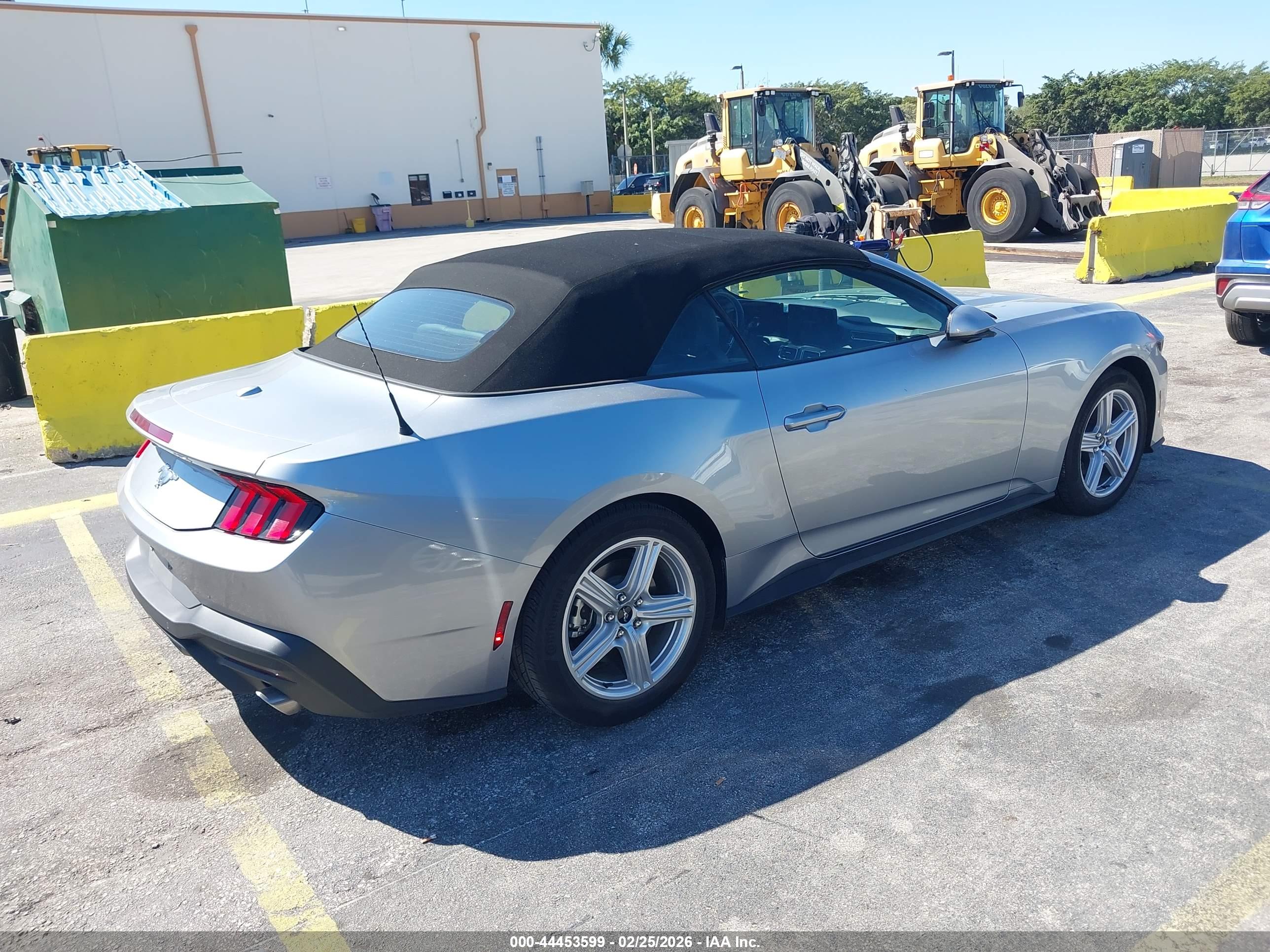 FORD MUSTANG image 4