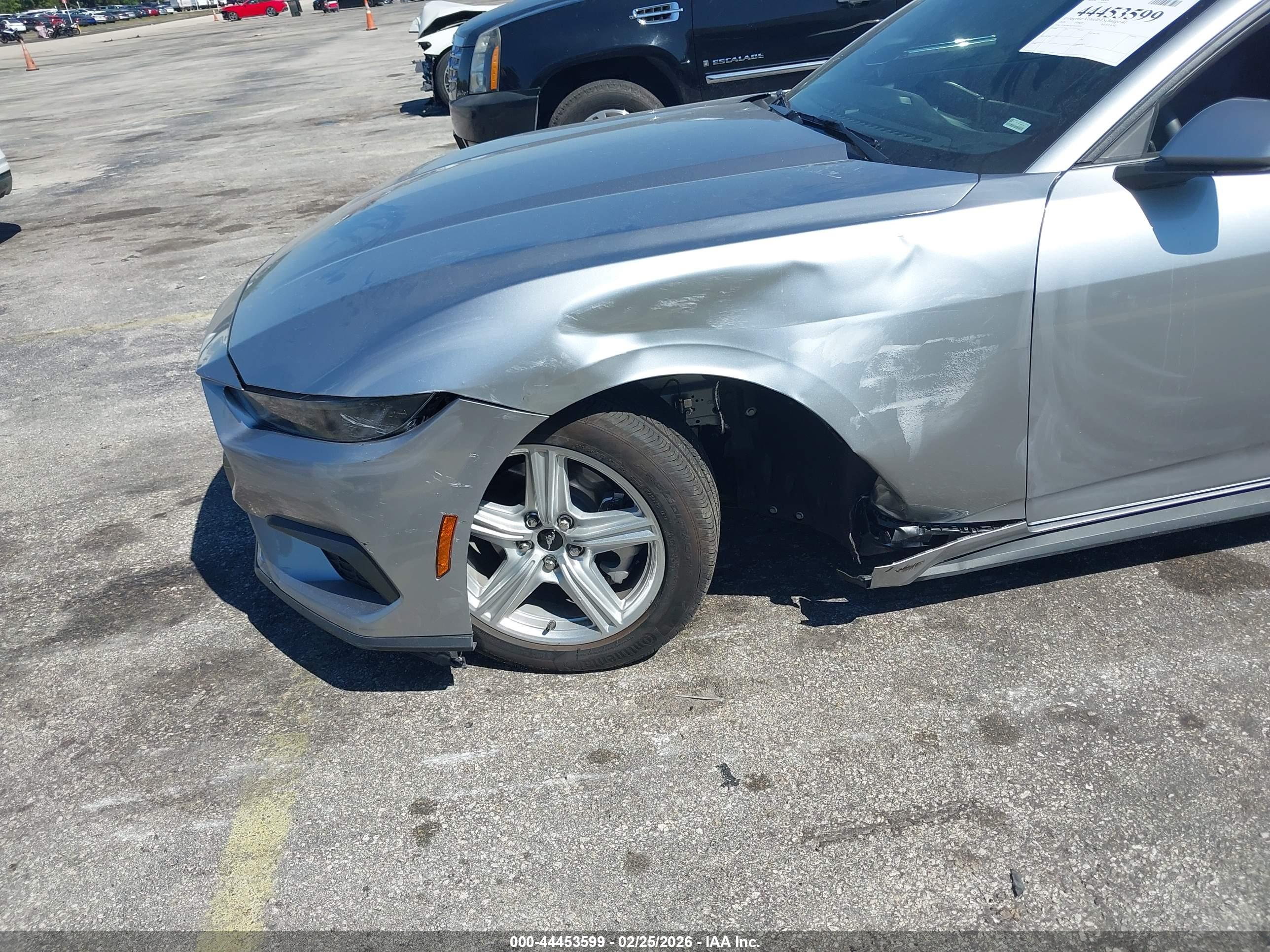 FORD MUSTANG image 6