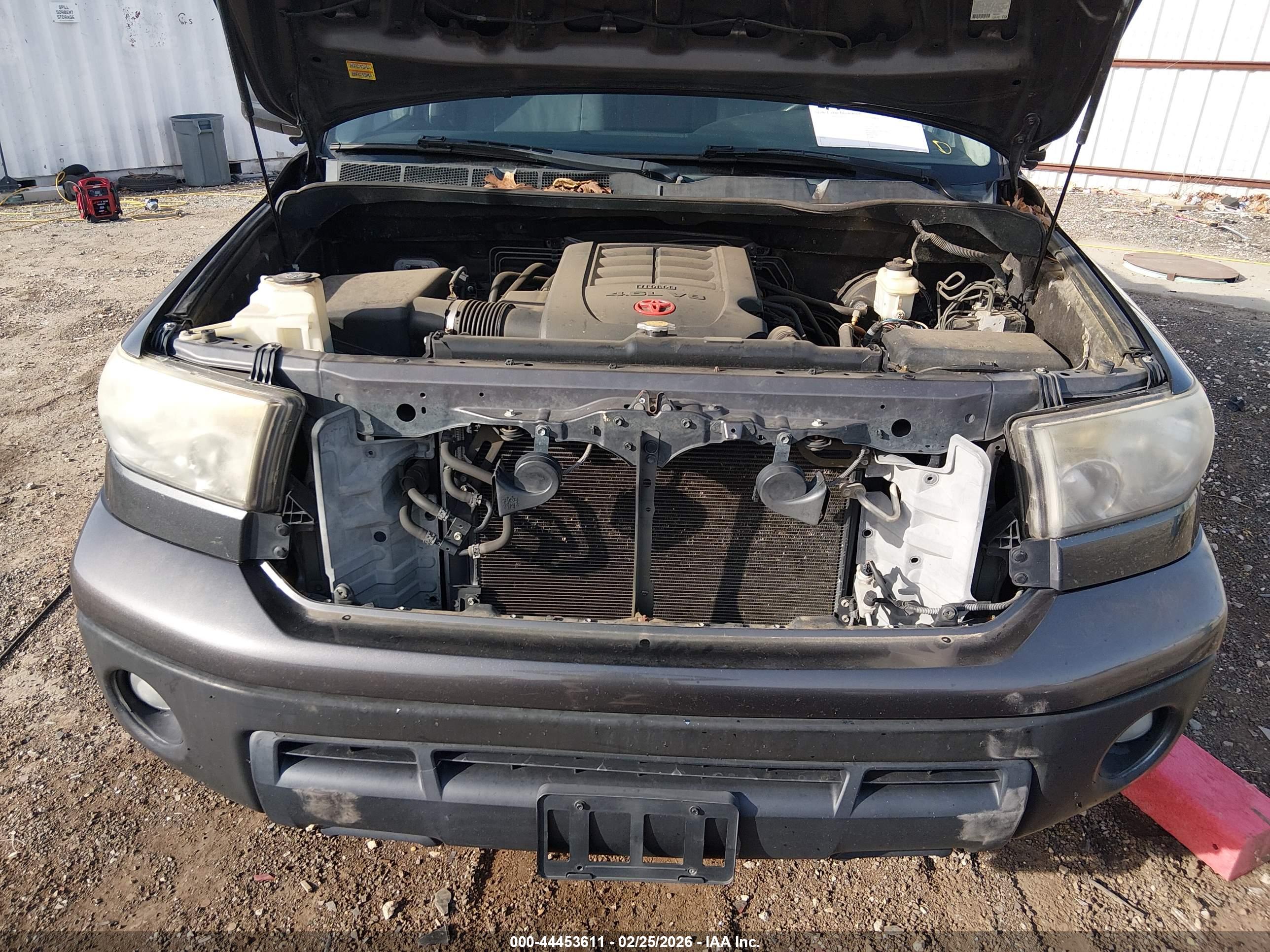 TOYOTA TUNDRA image 10