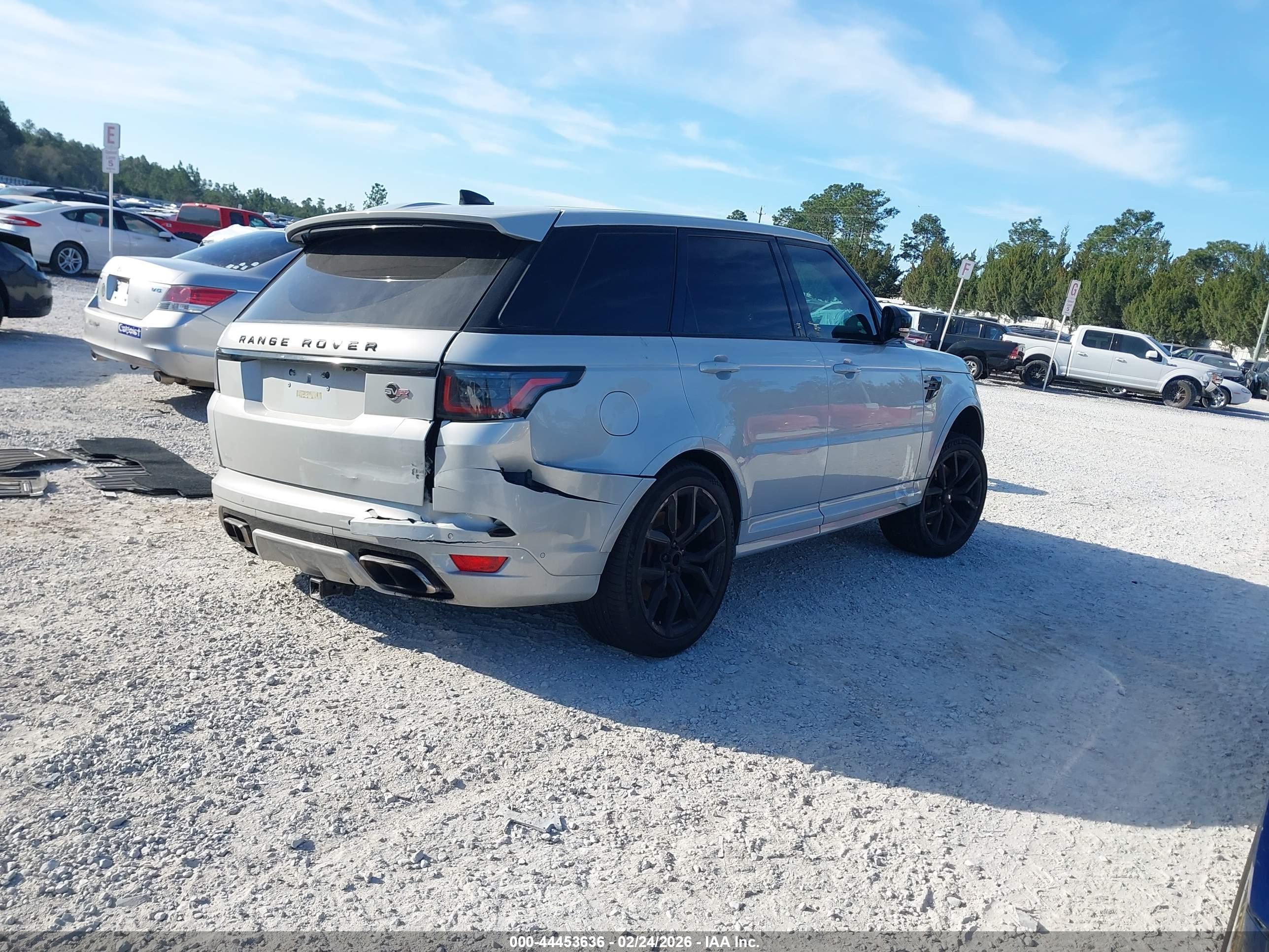 LAND ROVER image 4