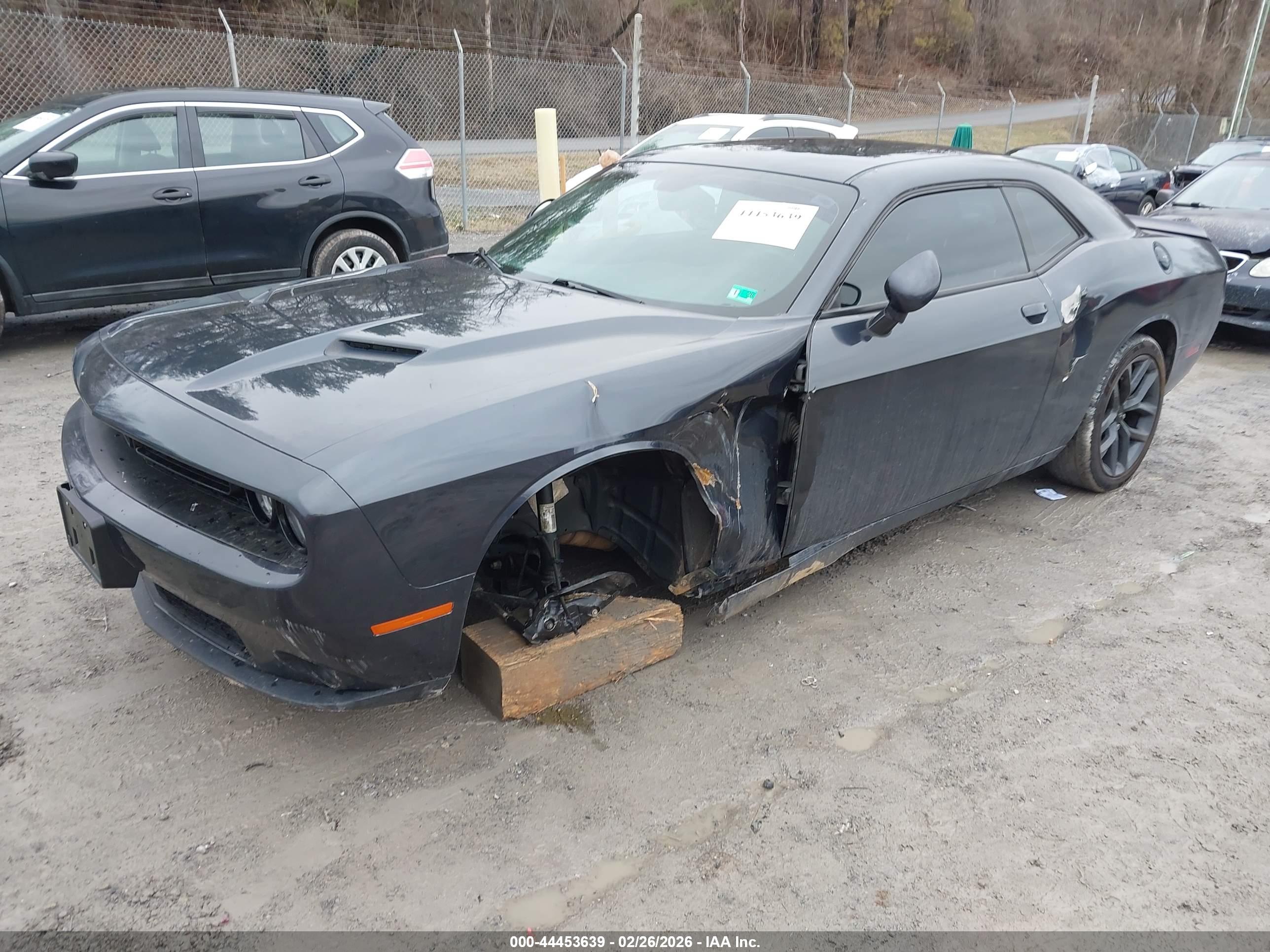 DODGE CHALLENGER image 2