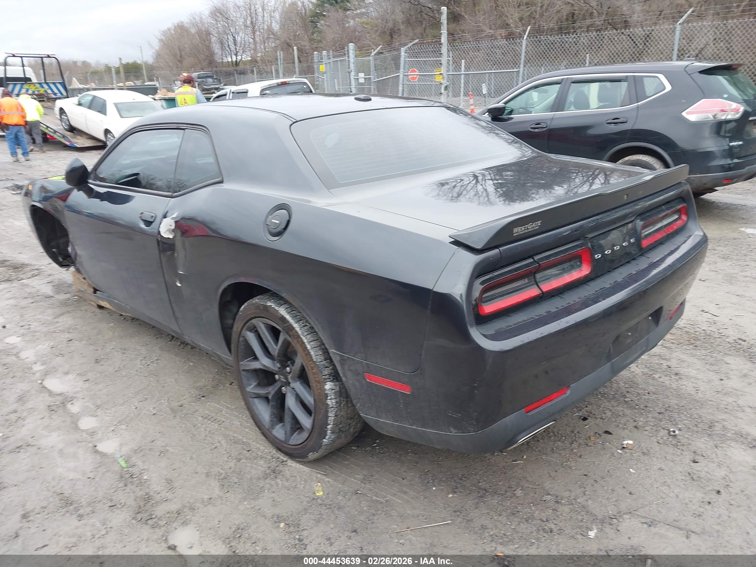 DODGE CHALLENGER image 3