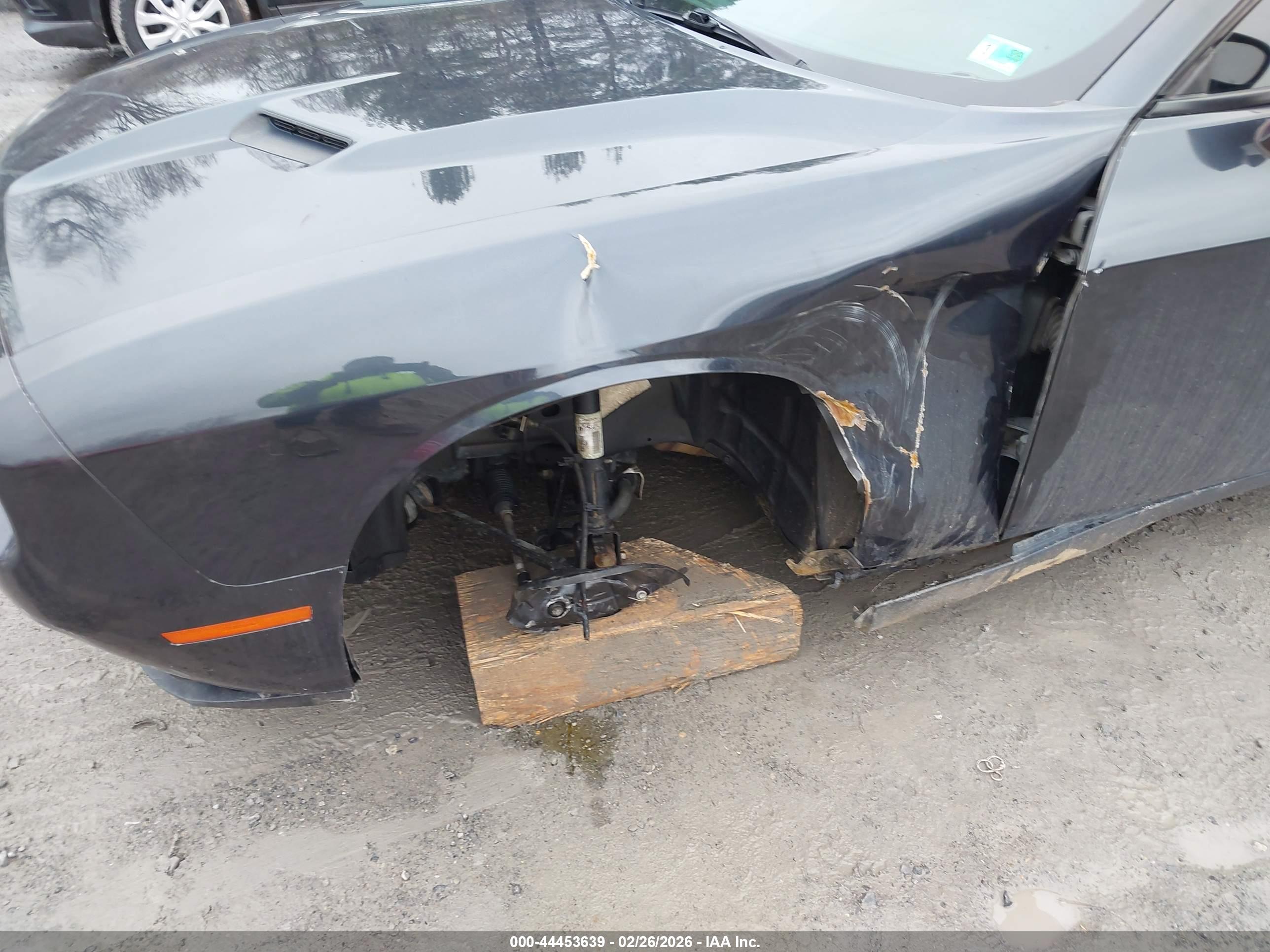 DODGE CHALLENGER image 6