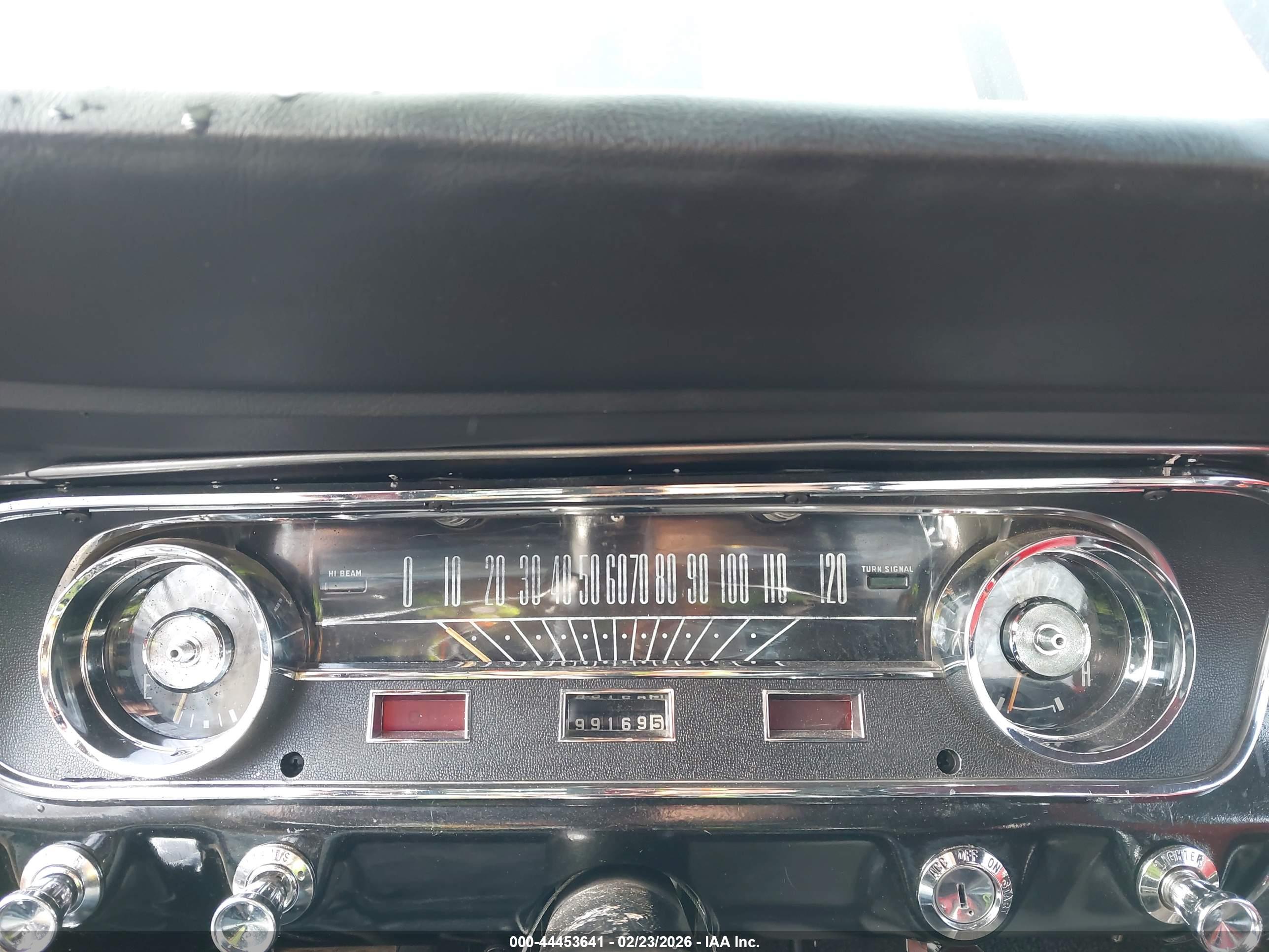 FORD MUSTANG image 7