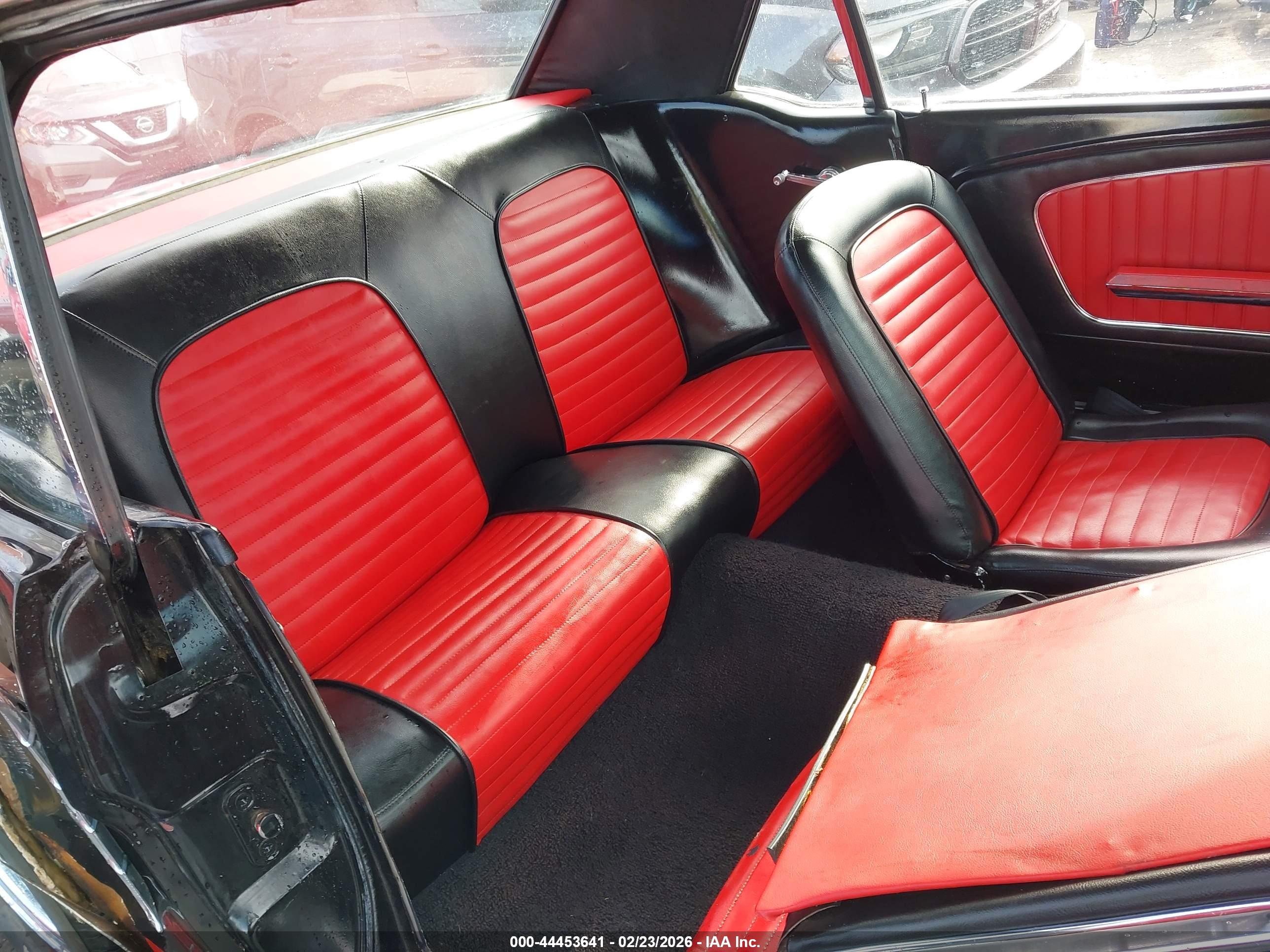 FORD MUSTANG image 8