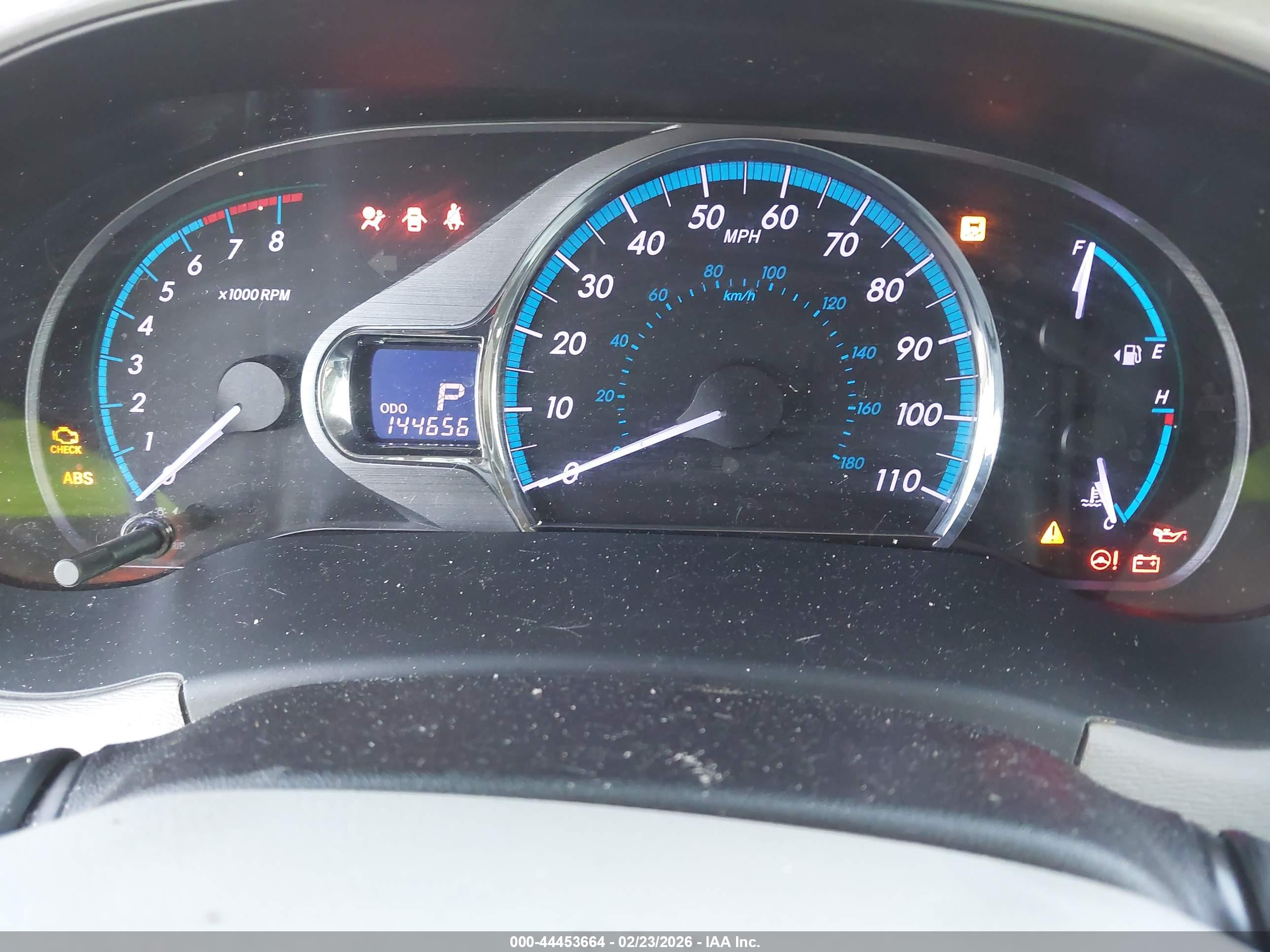 TOYOTA SIENNA image 7