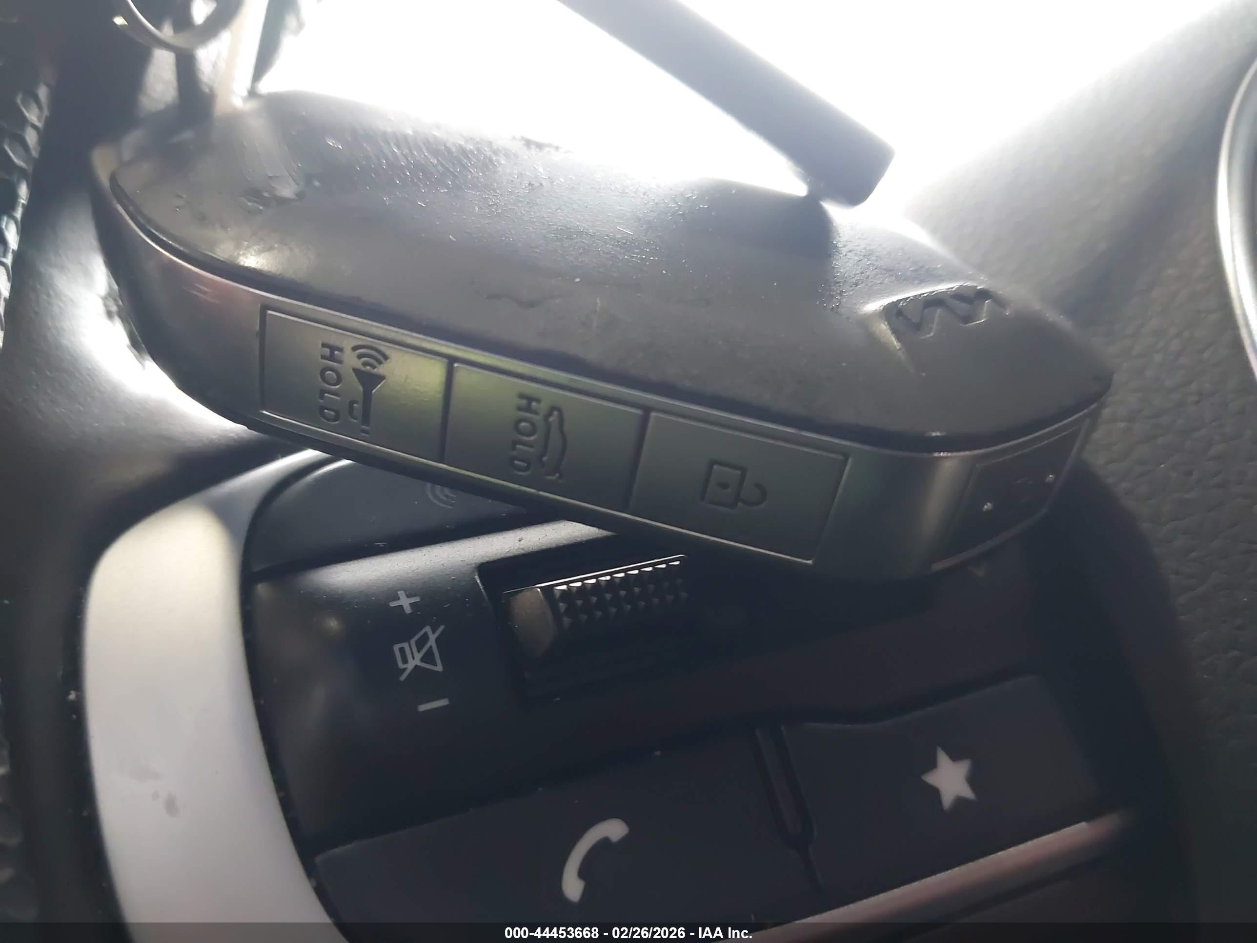 KIA K5 image 11
