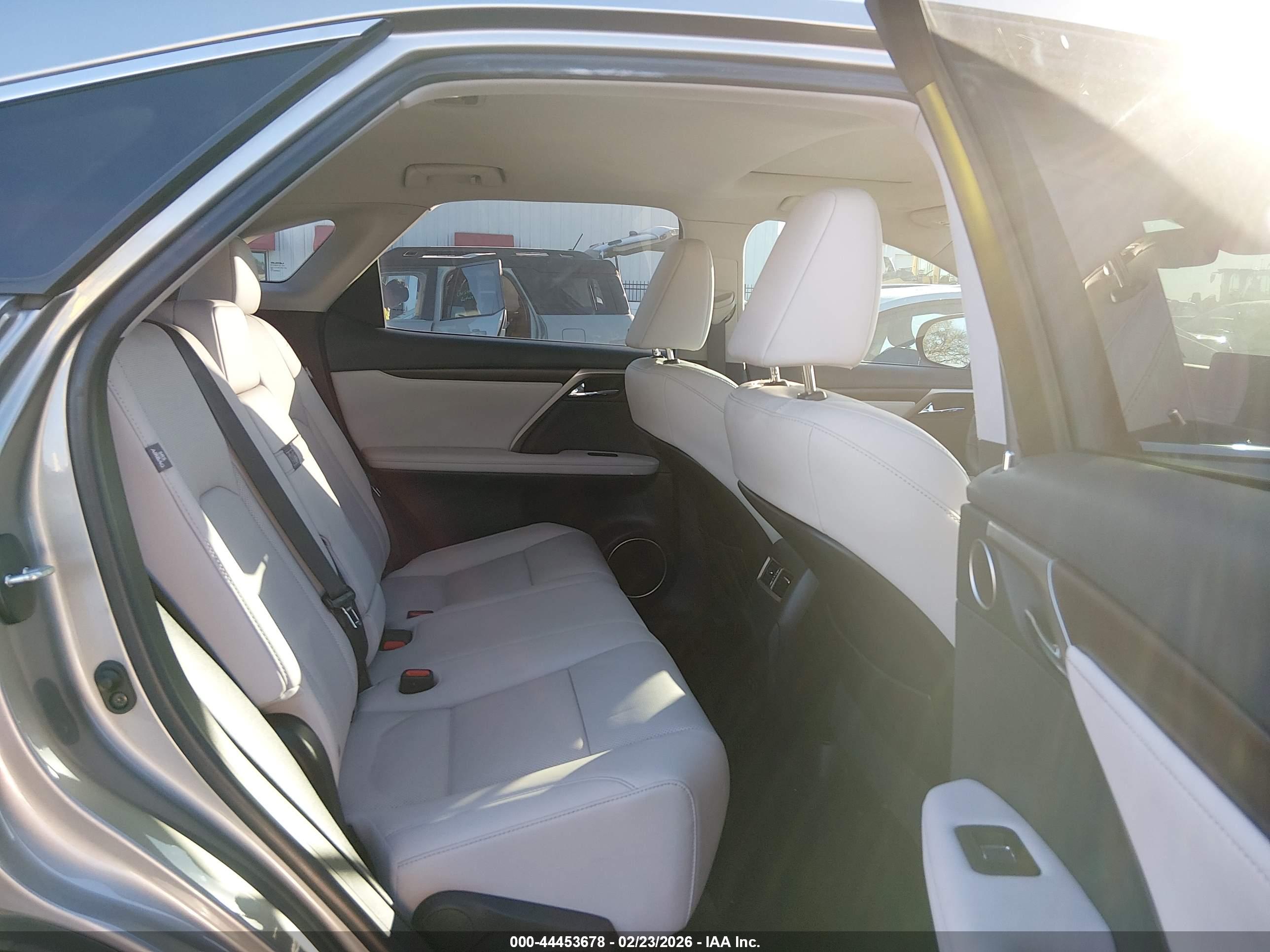 LEXUS RX image 8