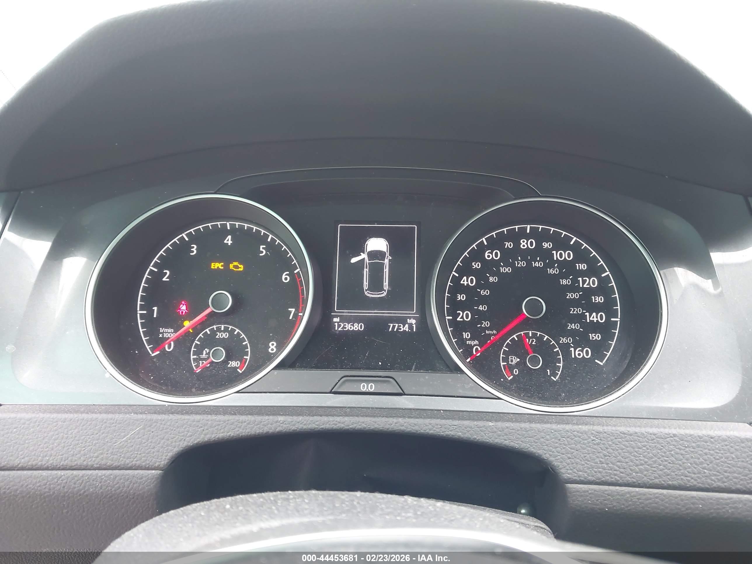 VOLKSWAGEN GOLF image 7
