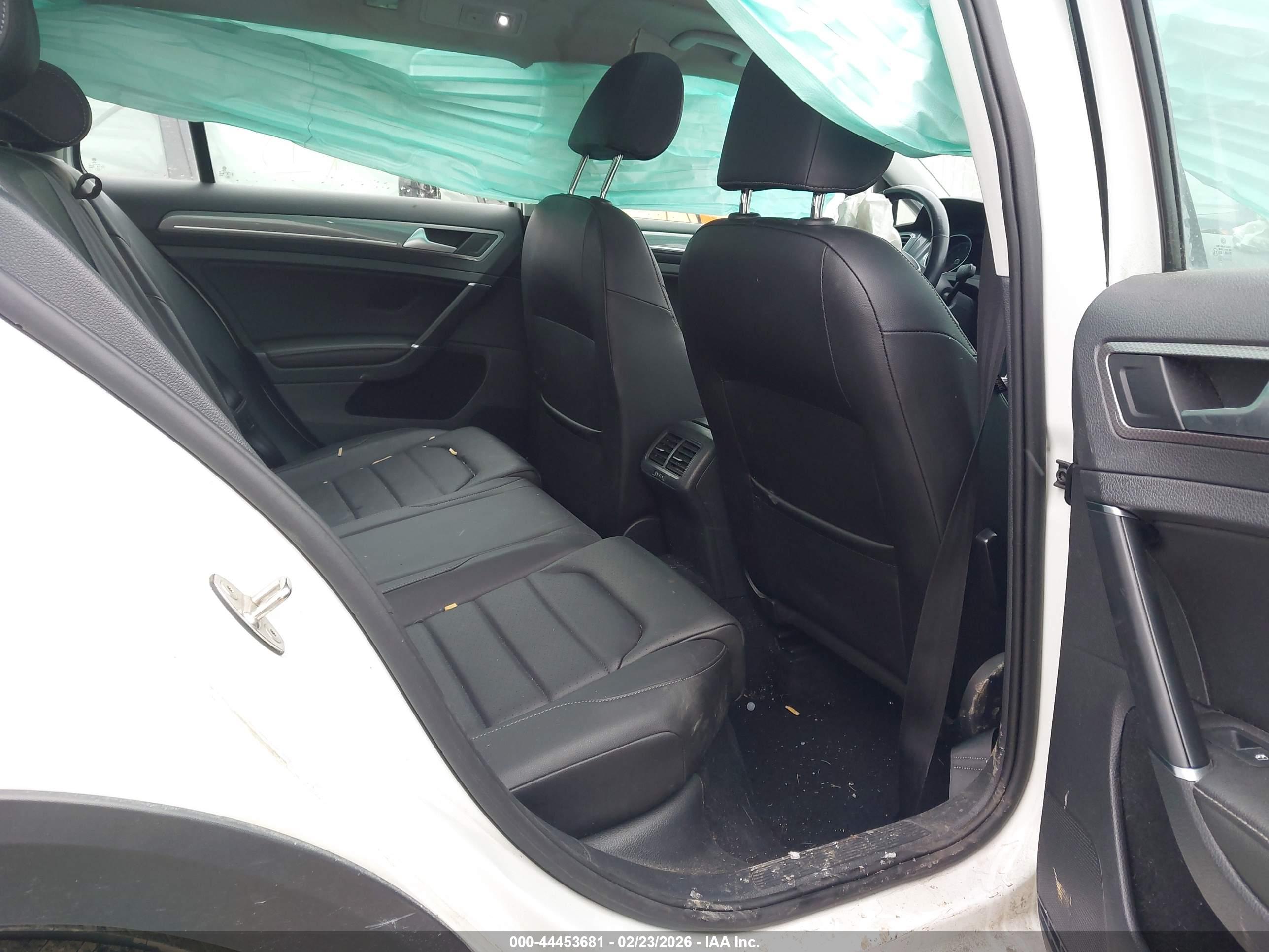 VOLKSWAGEN GOLF image 8