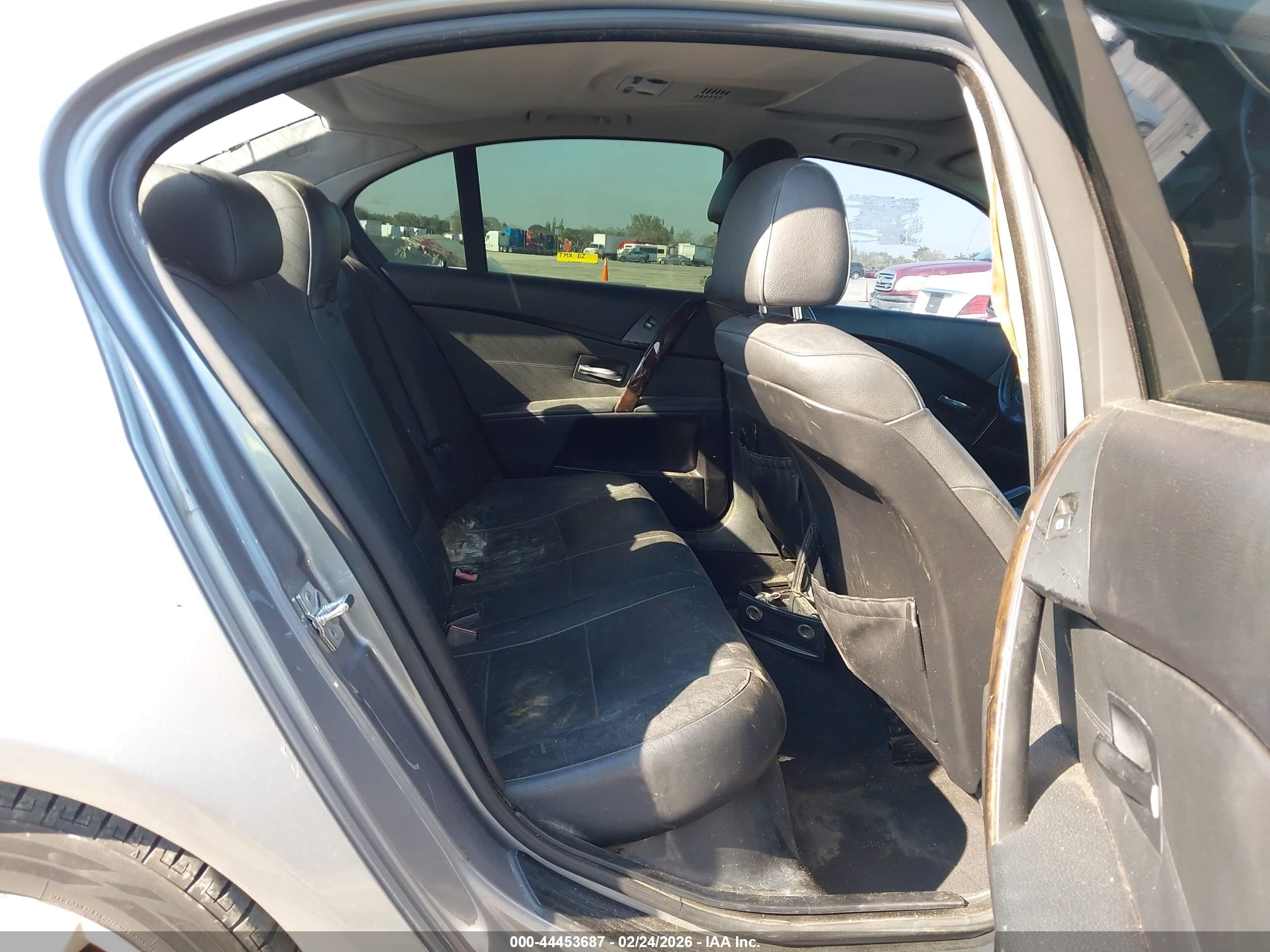 BMW 530I image 8
