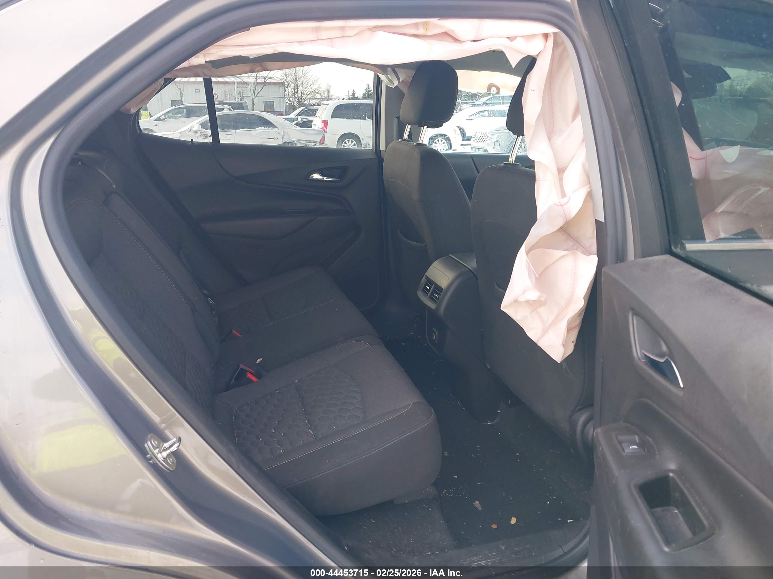 CHEVROLET EQUINOX image 8
