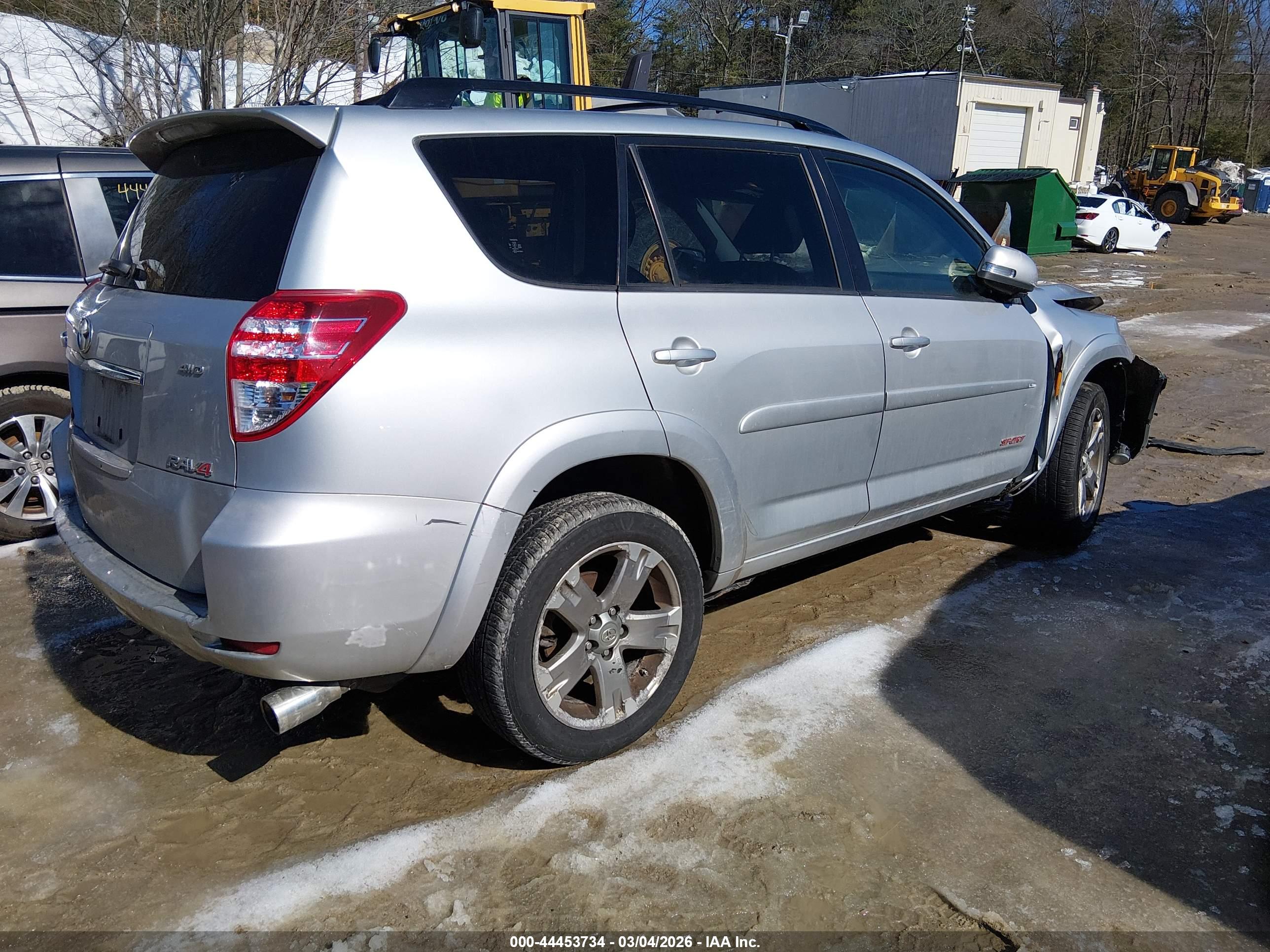 TOYOTA RAV4 image 4
