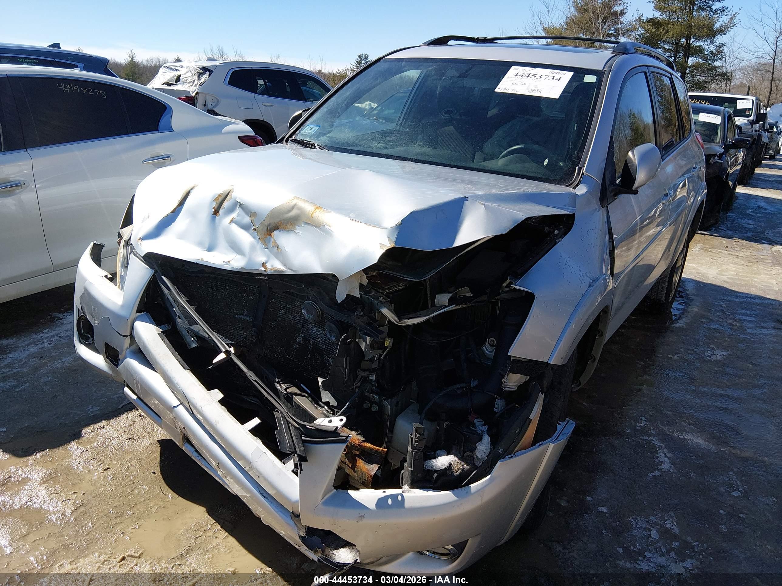 TOYOTA RAV4 image 6