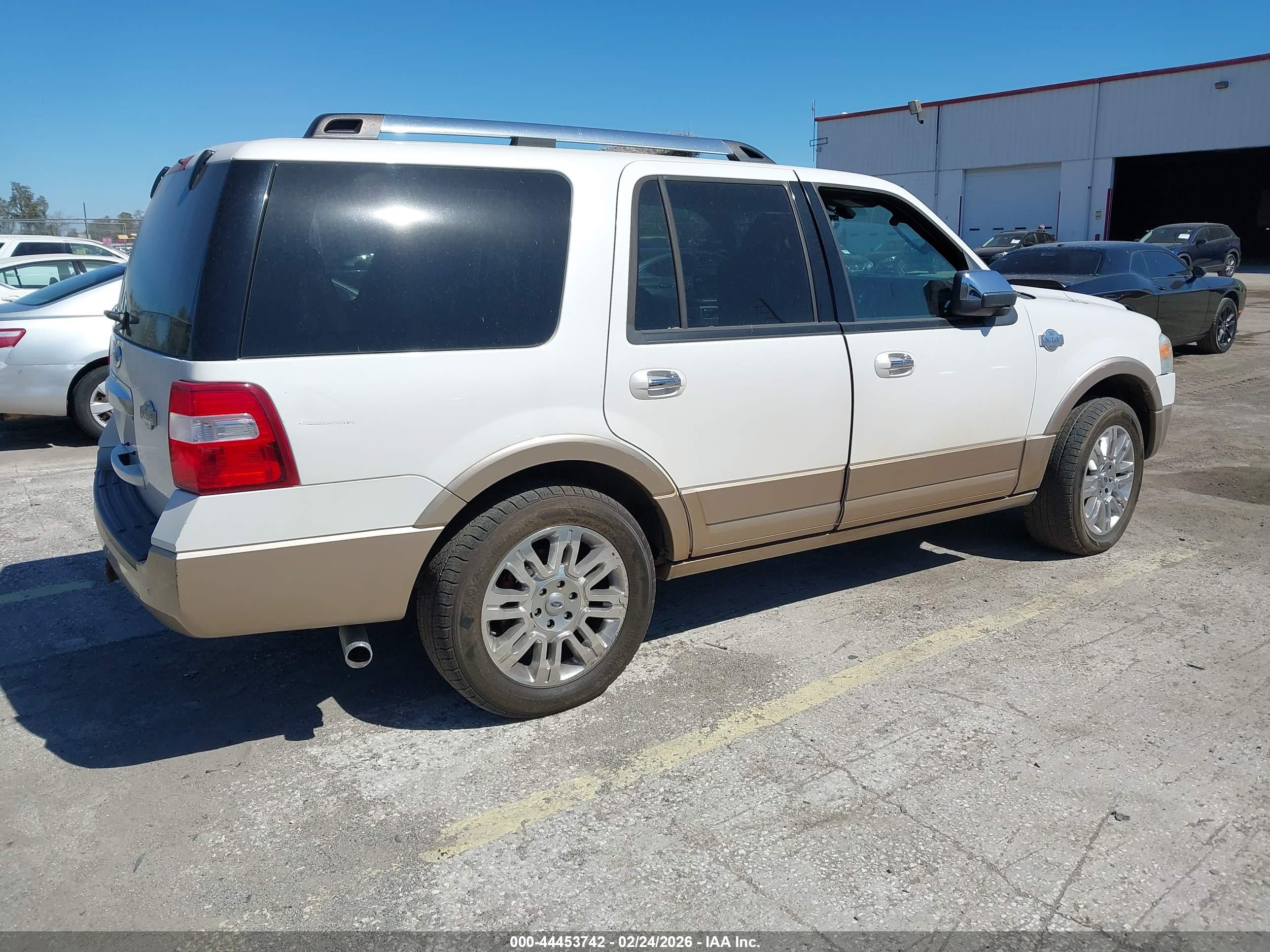 FORD EXPEDITION image 4