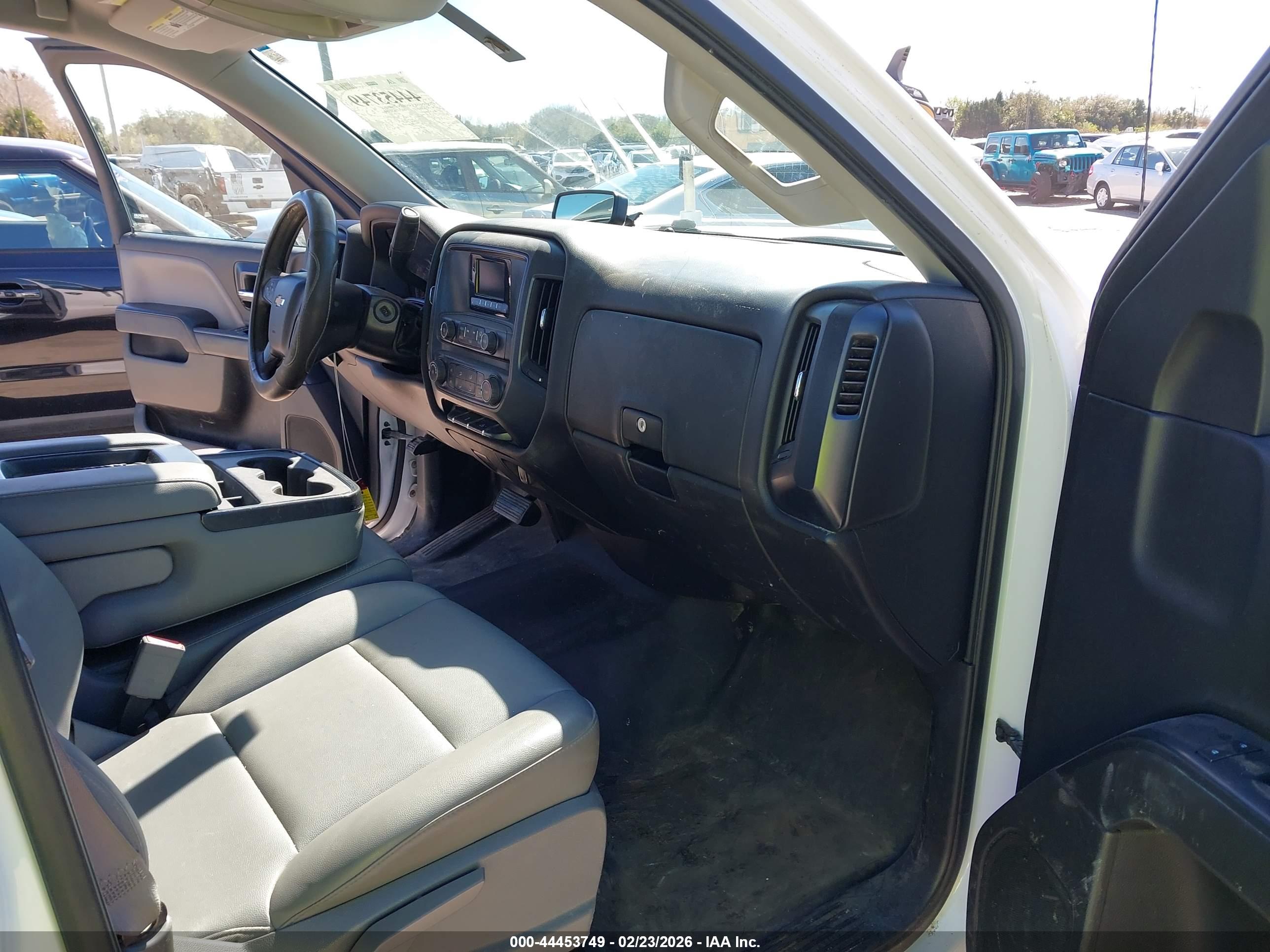 CHEVROLET SILVERADO image 5